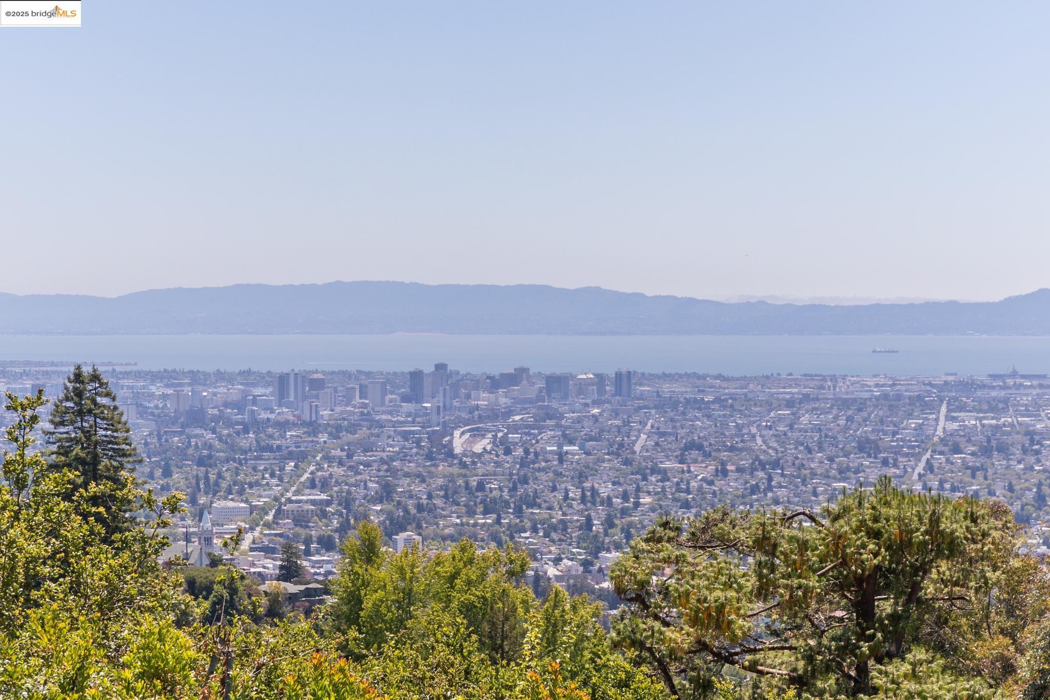 Detail Gallery Image 32 of 59 For 1091 Creston Rd, Berkeley,  CA 94708 - 4 Beds | 2 Baths