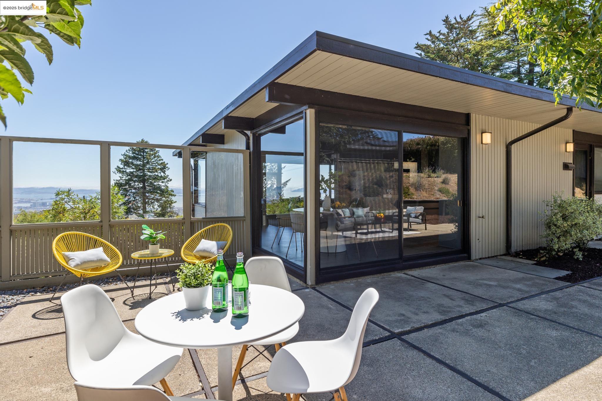 Detail Gallery Image 39 of 59 For 1091 Creston Rd, Berkeley,  CA 94708 - 4 Beds | 2 Baths