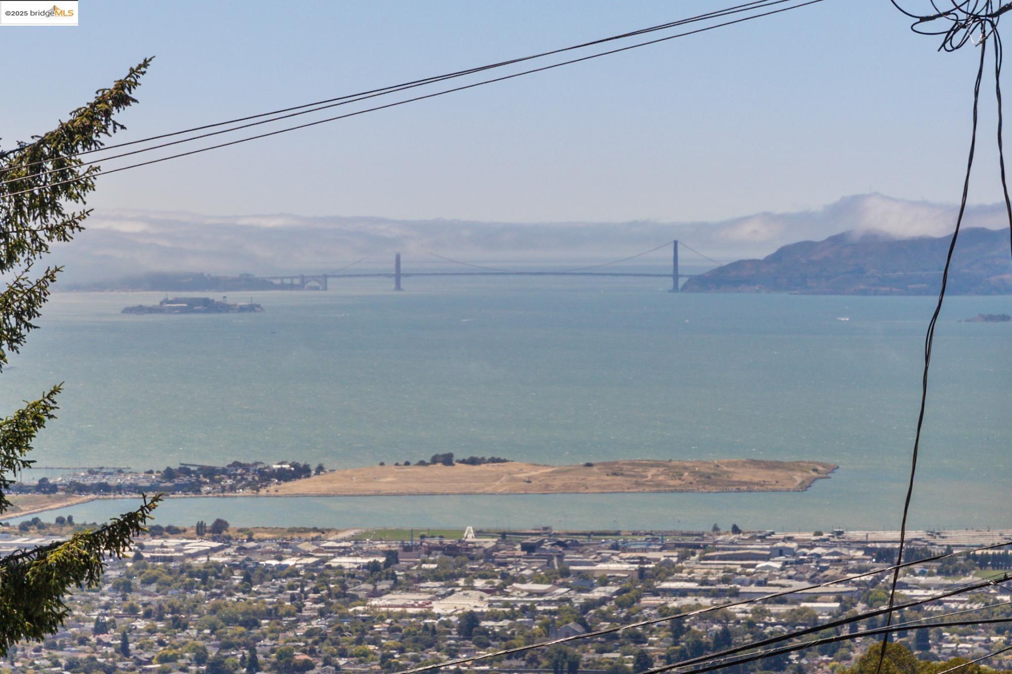 Detail Gallery Image 5 of 59 For 1091 Creston Rd, Berkeley,  CA 94708 - 4 Beds | 2 Baths