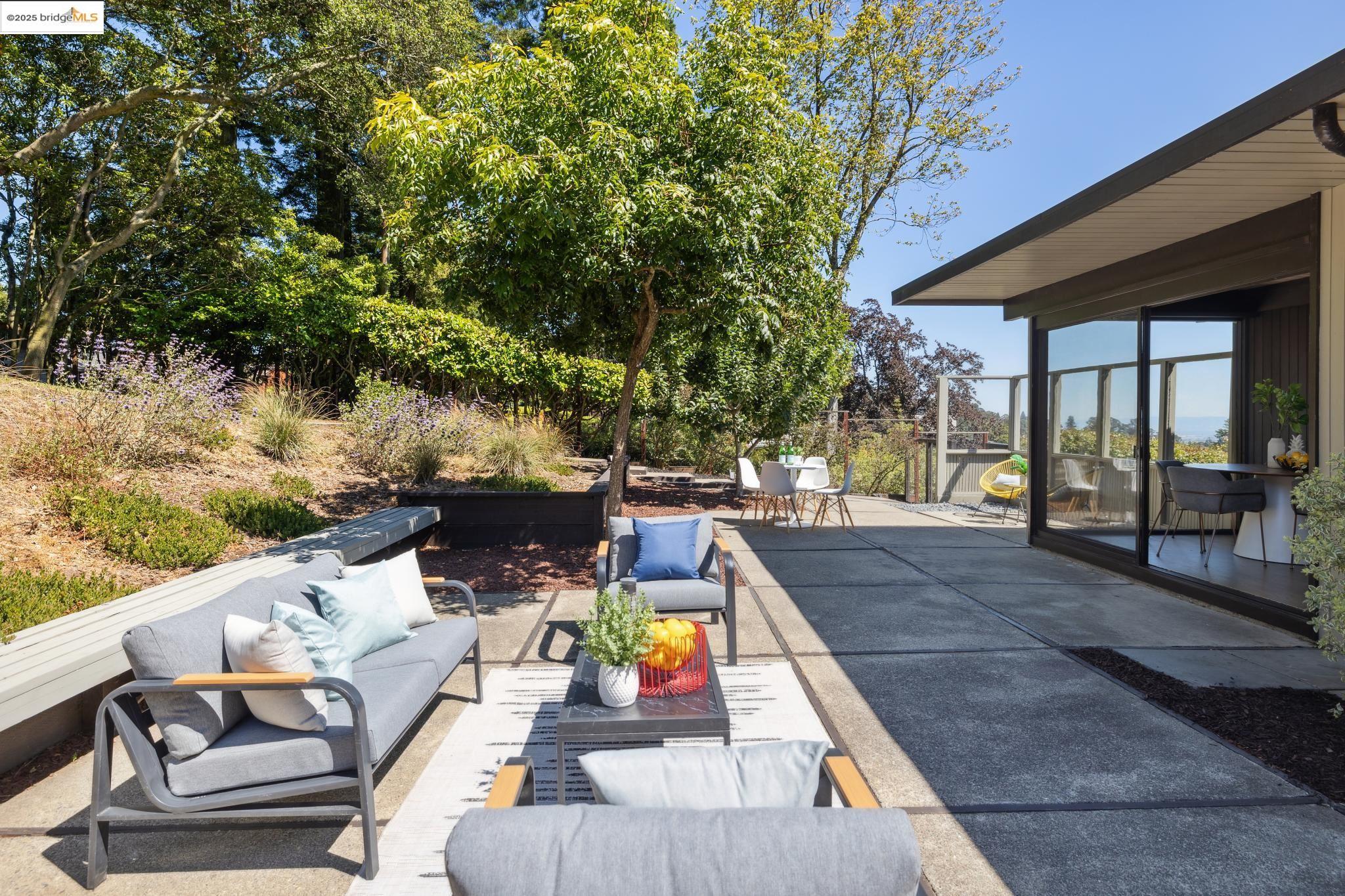 Detail Gallery Image 41 of 59 For 1091 Creston Rd, Berkeley,  CA 94708 - 4 Beds | 2 Baths