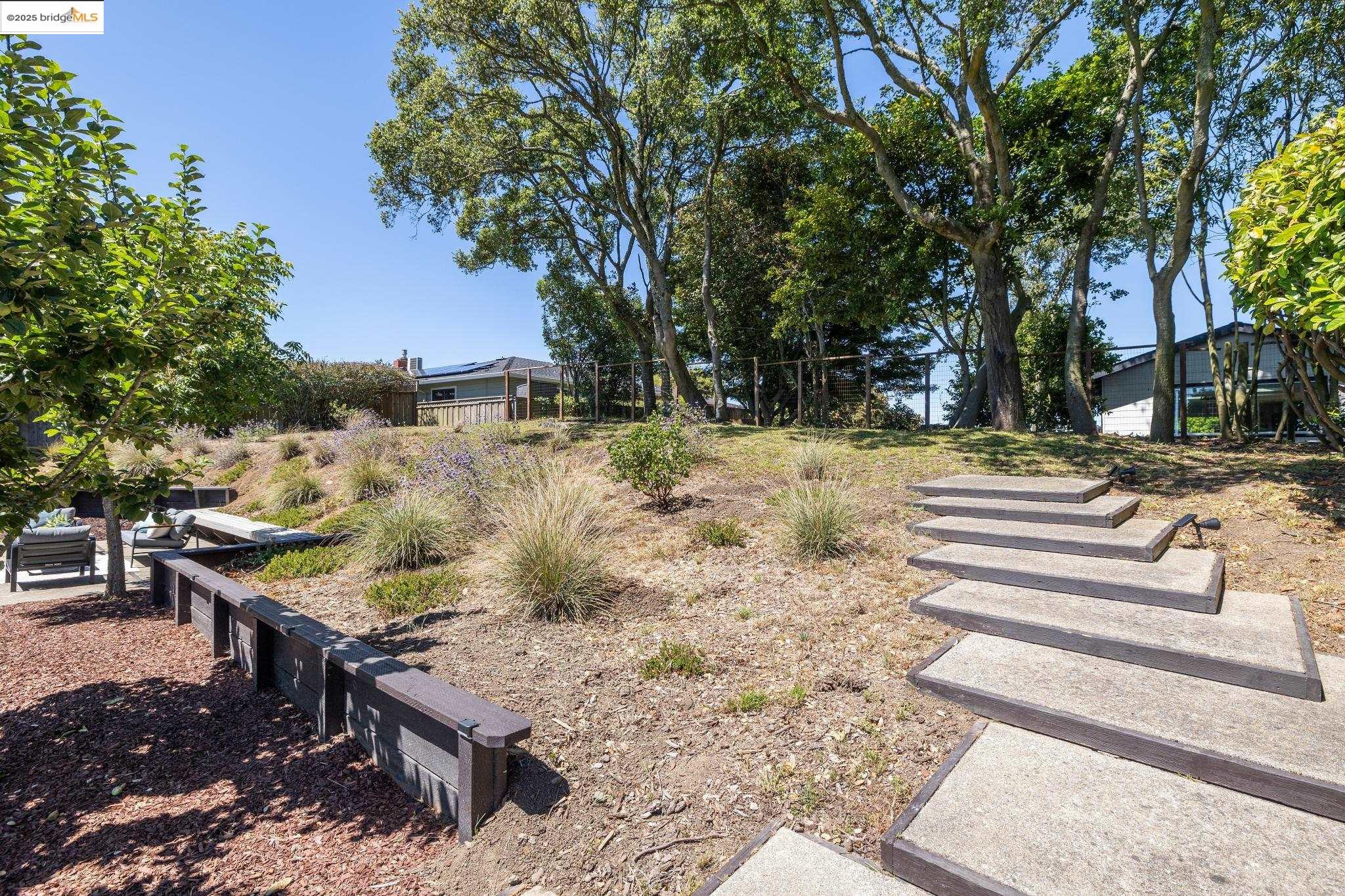 Detail Gallery Image 42 of 59 For 1091 Creston Rd, Berkeley,  CA 94708 - 4 Beds | 2 Baths