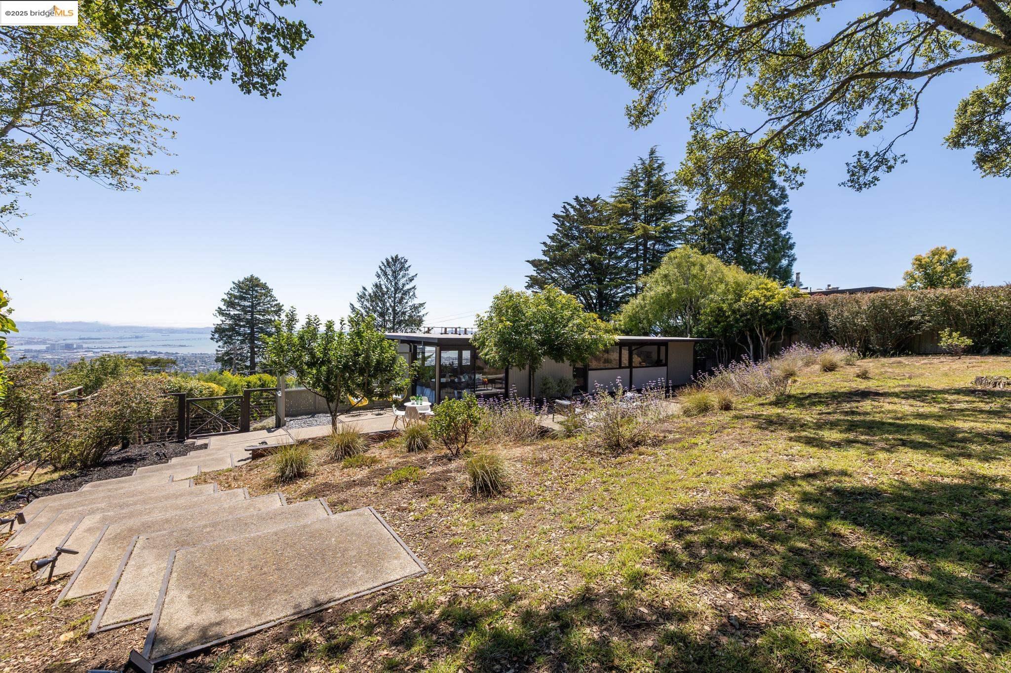 Detail Gallery Image 43 of 59 For 1091 Creston Rd, Berkeley,  CA 94708 - 4 Beds | 2 Baths