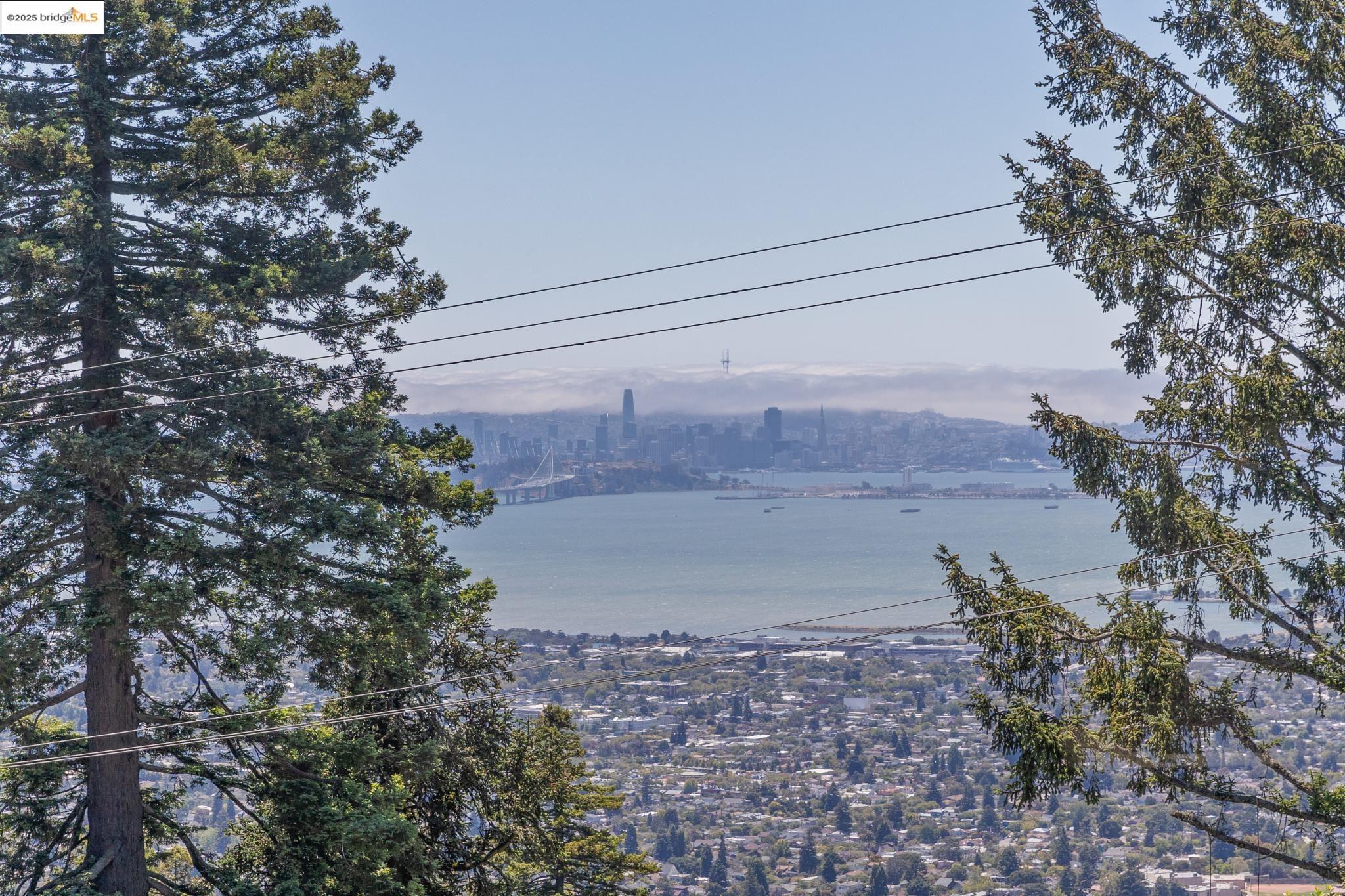Detail Gallery Image 6 of 59 For 1091 Creston Rd, Berkeley,  CA 94708 - 4 Beds | 2 Baths