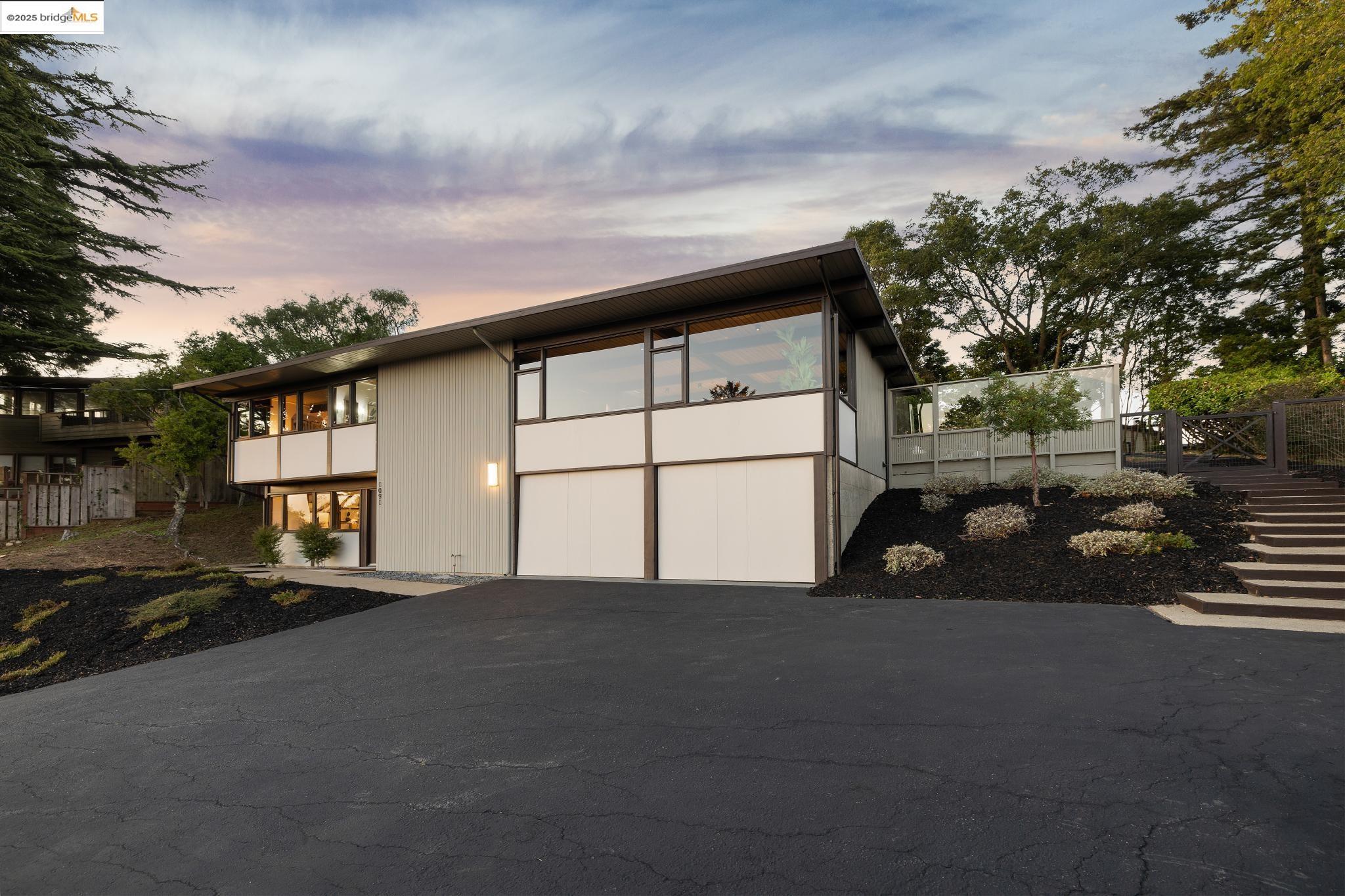 Detail Gallery Image 52 of 59 For 1091 Creston Rd, Berkeley,  CA 94708 - 4 Beds | 2 Baths