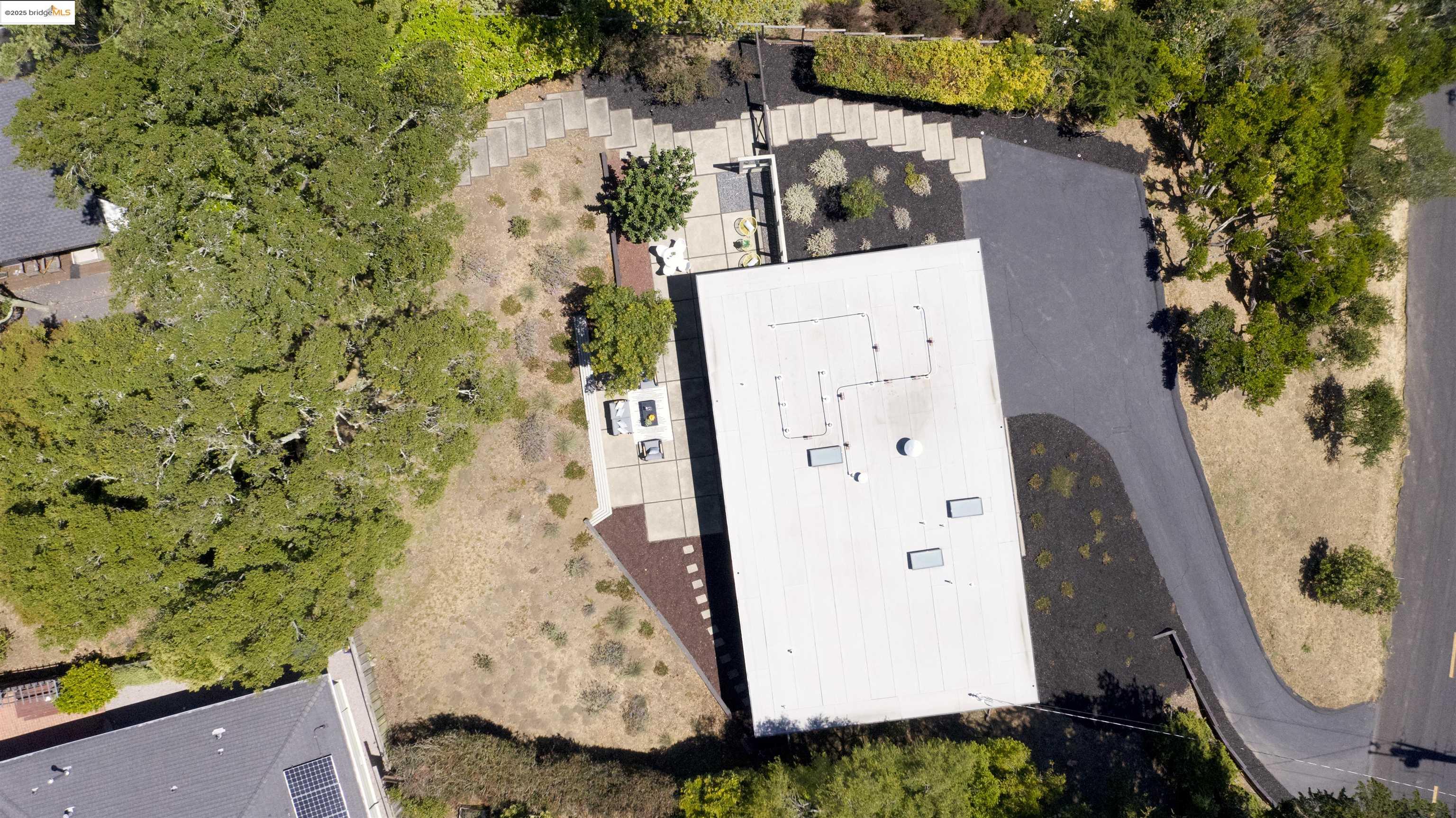Detail Gallery Image 57 of 59 For 1091 Creston Rd, Berkeley,  CA 94708 - 4 Beds | 2 Baths