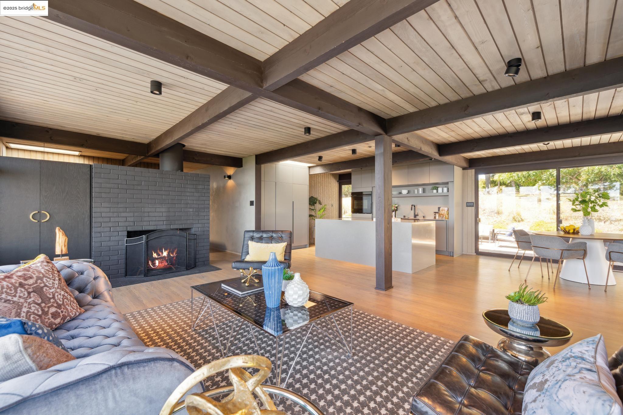 Detail Gallery Image 8 of 59 For 1091 Creston Rd, Berkeley,  CA 94708 - 4 Beds | 2 Baths