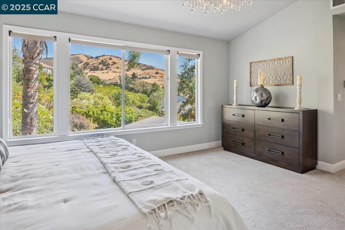 Detail Gallery Image 22 of 45 For 1008 Rolling Woods Way, Concord,  CA 94521 - 5 Beds | 3 Baths