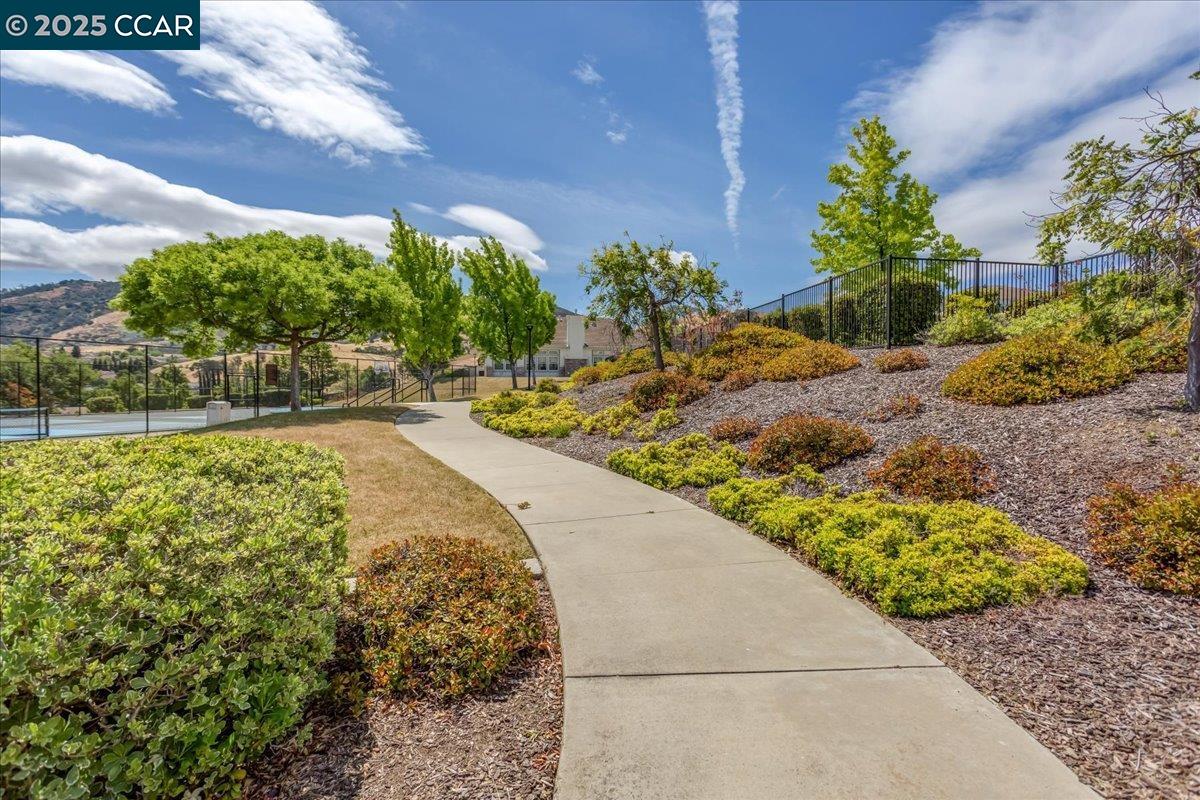 Detail Gallery Image 33 of 45 For 1008 Rolling Woods Way, Concord,  CA 94521 - 5 Beds | 3 Baths
