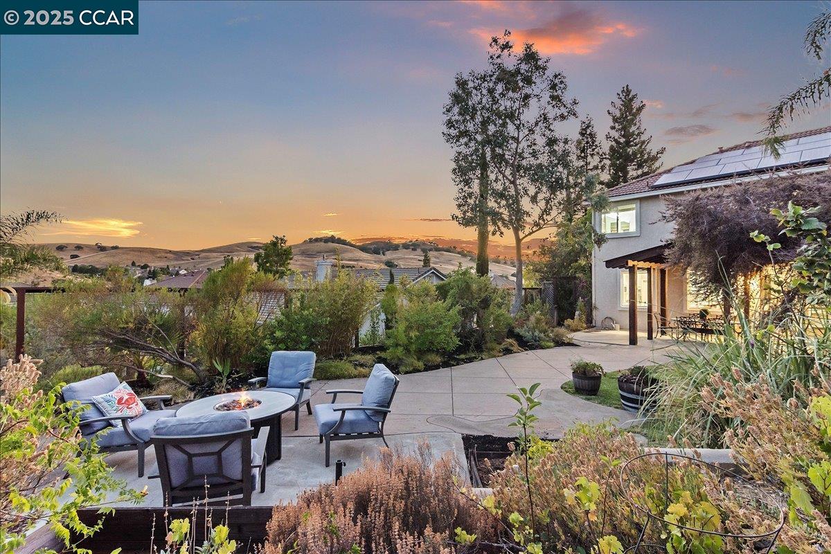 Detail Gallery Image 40 of 45 For 1008 Rolling Woods Way, Concord,  CA 94521 - 5 Beds | 3 Baths