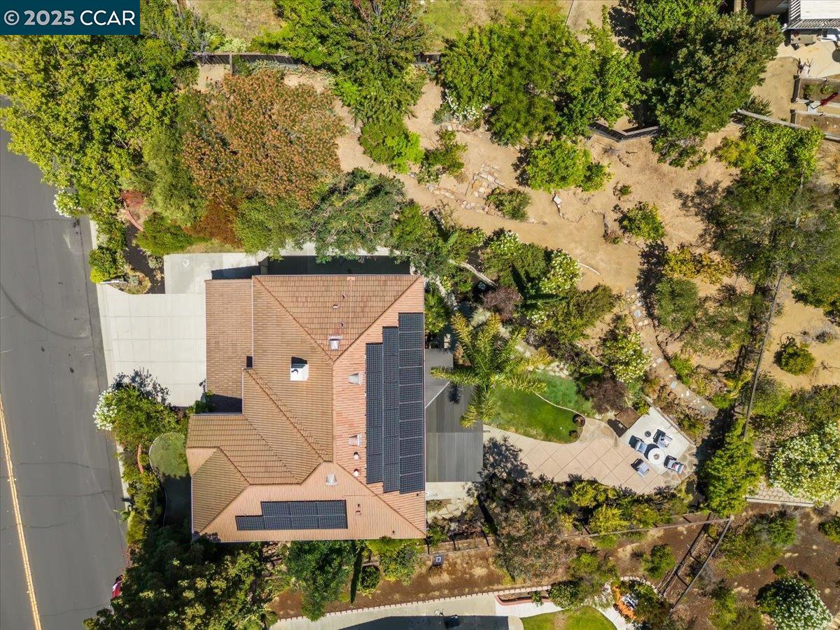 Detail Gallery Image 6 of 45 For 1008 Rolling Woods Way, Concord,  CA 94521 - 5 Beds | 3 Baths
