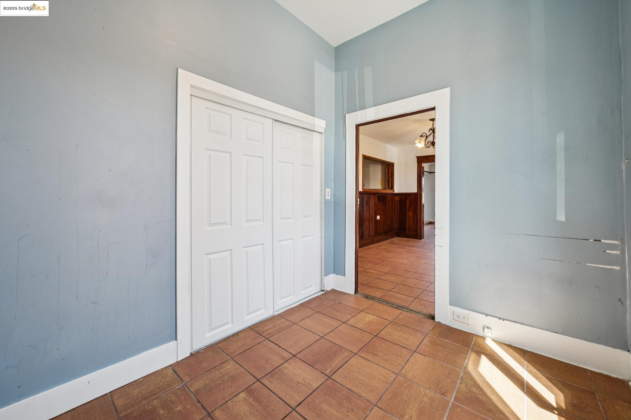 Detail Gallery Image 12 of 54 For 3427 Laguna Ave, Oakland,  CA 94602 - 4 Beds | 3 Baths