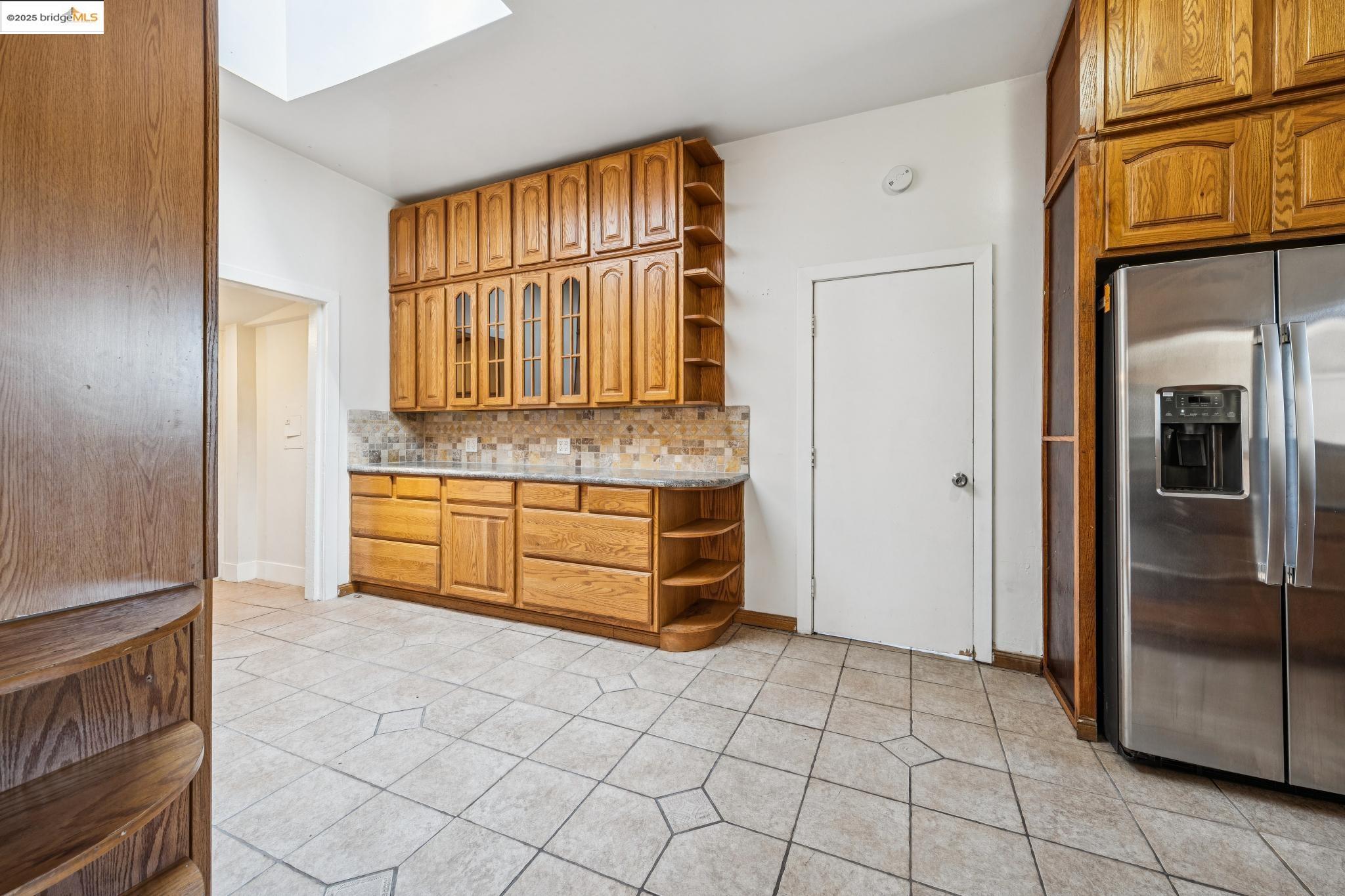 Detail Gallery Image 13 of 54 For 3427 Laguna Ave, Oakland,  CA 94602 - 4 Beds | 3 Baths