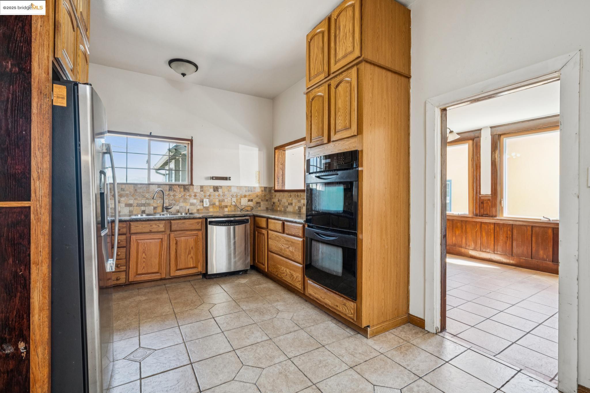 Detail Gallery Image 17 of 54 For 3427 Laguna Ave, Oakland,  CA 94602 - 4 Beds | 3 Baths