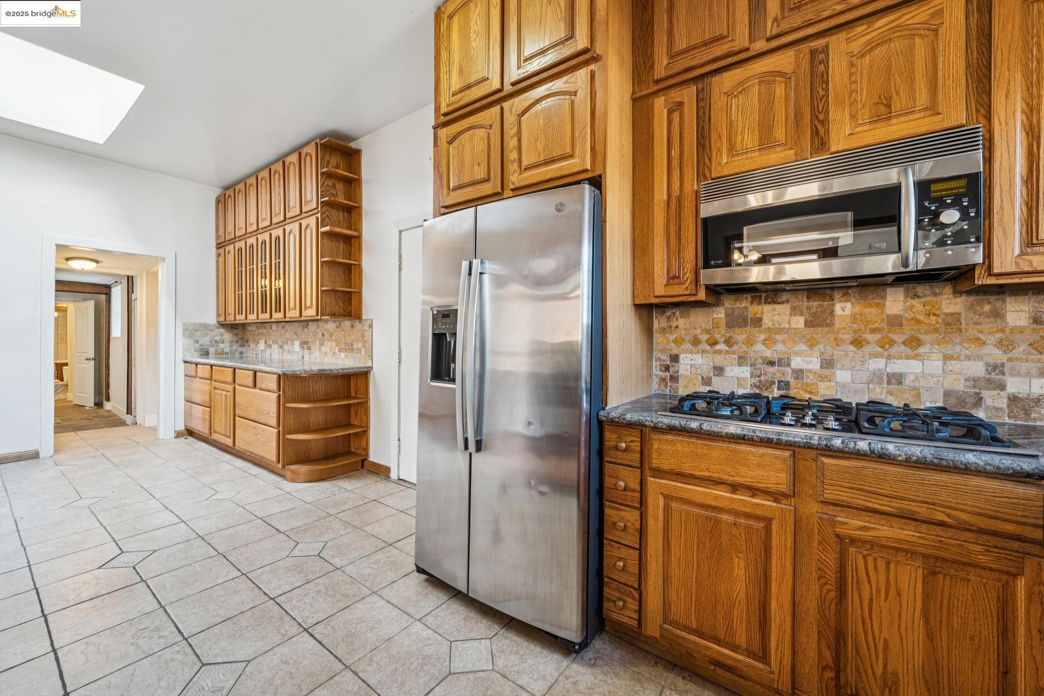 Detail Gallery Image 21 of 54 For 3427 Laguna Ave, Oakland,  CA 94602 - 4 Beds | 3 Baths