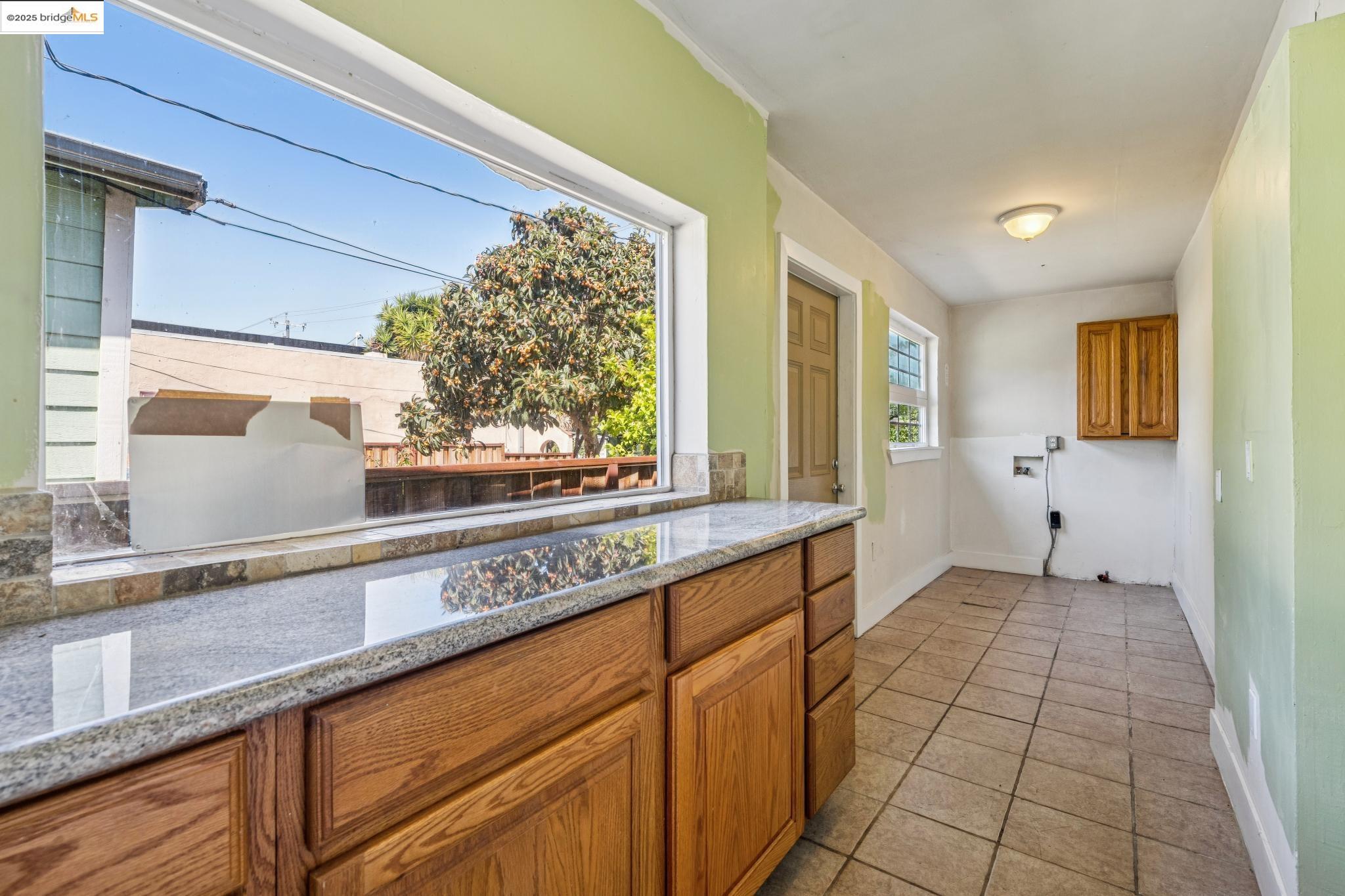 Detail Gallery Image 23 of 54 For 3427 Laguna Ave, Oakland,  CA 94602 - 4 Beds | 3 Baths