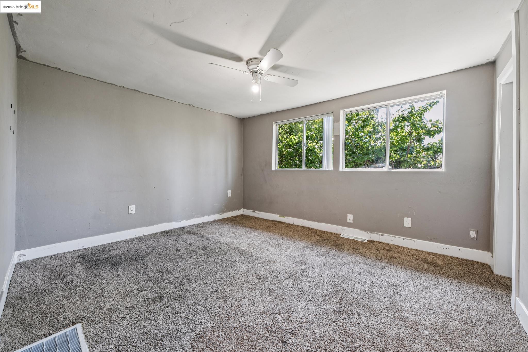 Detail Gallery Image 31 of 54 For 3427 Laguna Ave, Oakland,  CA 94602 - 4 Beds | 3 Baths