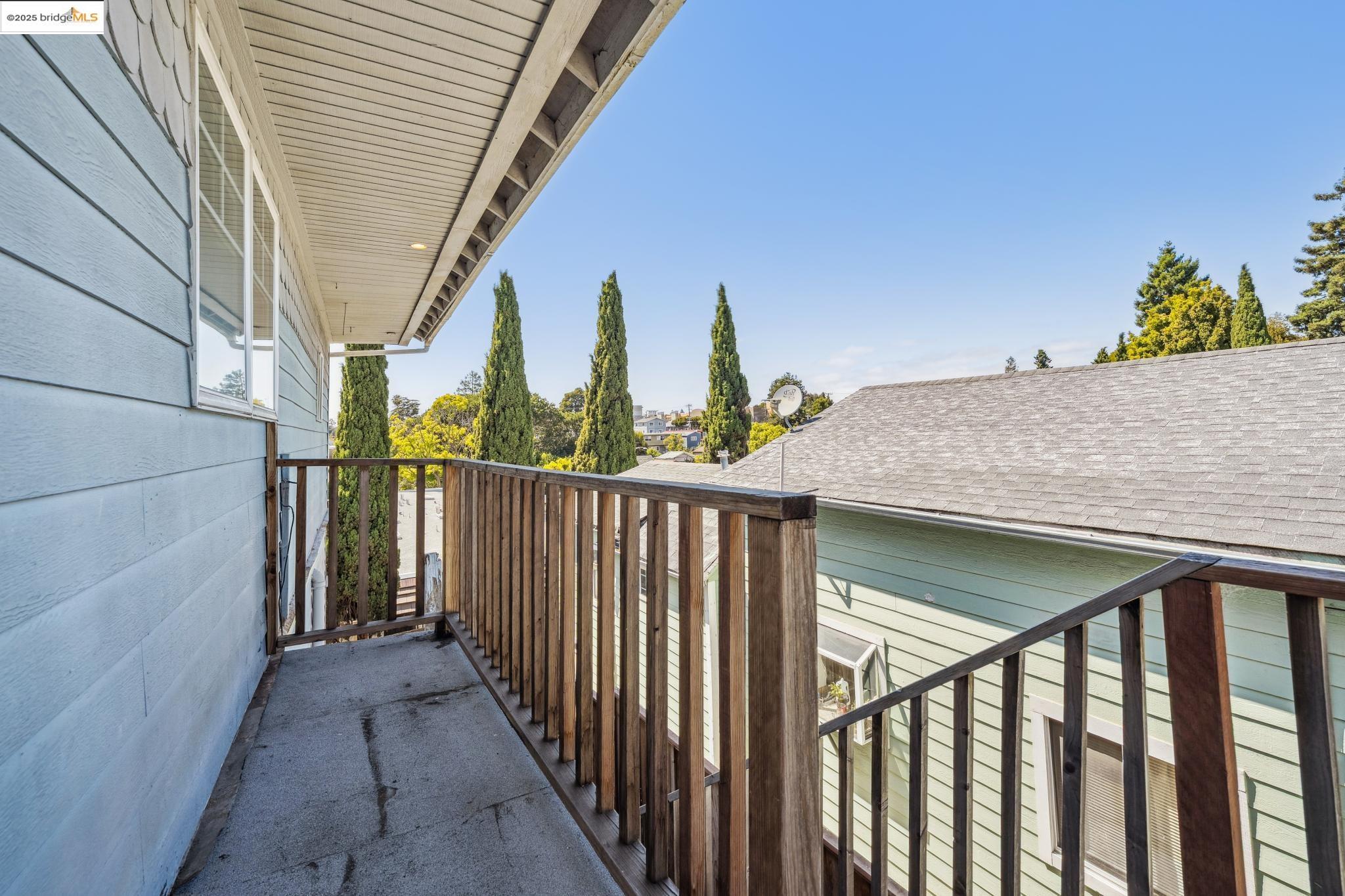 Detail Gallery Image 35 of 54 For 3427 Laguna Ave, Oakland,  CA 94602 - 4 Beds | 3 Baths