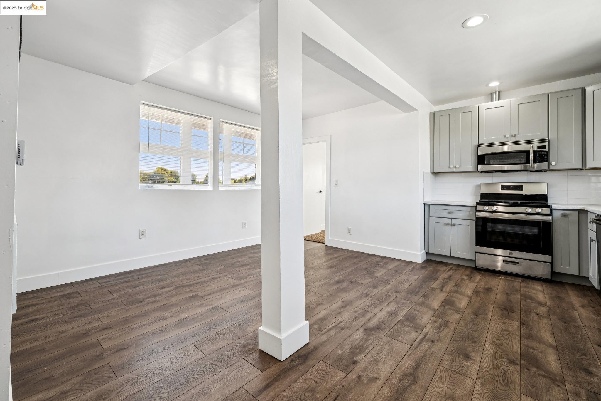 Detail Gallery Image 38 of 54 For 3427 Laguna Ave, Oakland,  CA 94602 - 4 Beds | 3 Baths