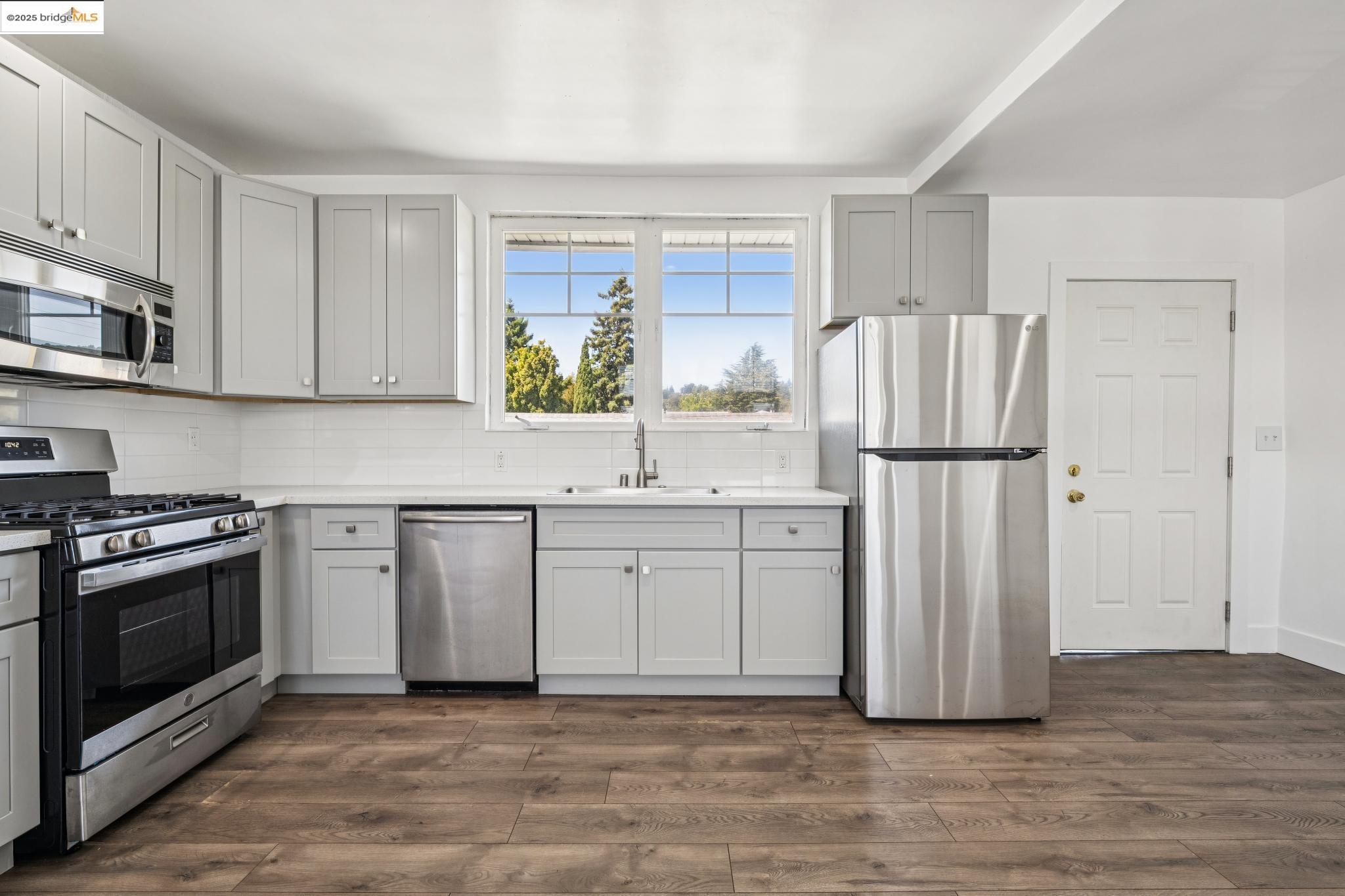 Detail Gallery Image 40 of 54 For 3427 Laguna Ave, Oakland,  CA 94602 - 4 Beds | 3 Baths