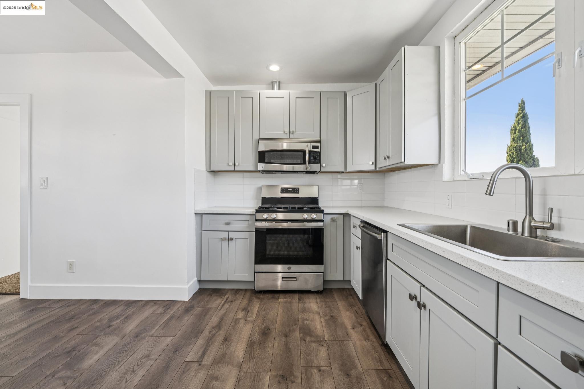 Detail Gallery Image 41 of 54 For 3427 Laguna Ave, Oakland,  CA 94602 - 4 Beds | 3 Baths