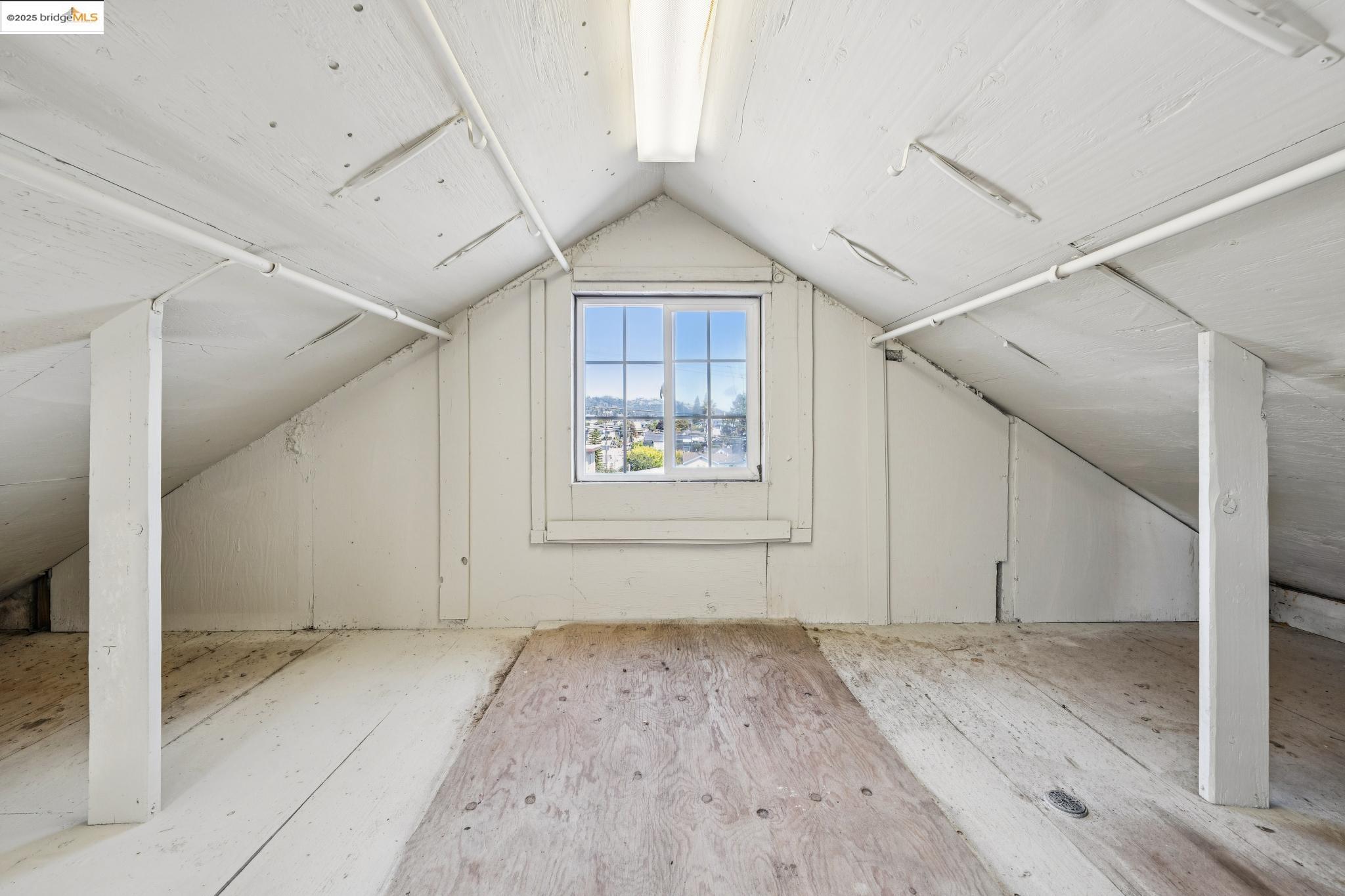 Detail Gallery Image 49 of 54 For 3427 Laguna Ave, Oakland,  CA 94602 - 4 Beds | 3 Baths