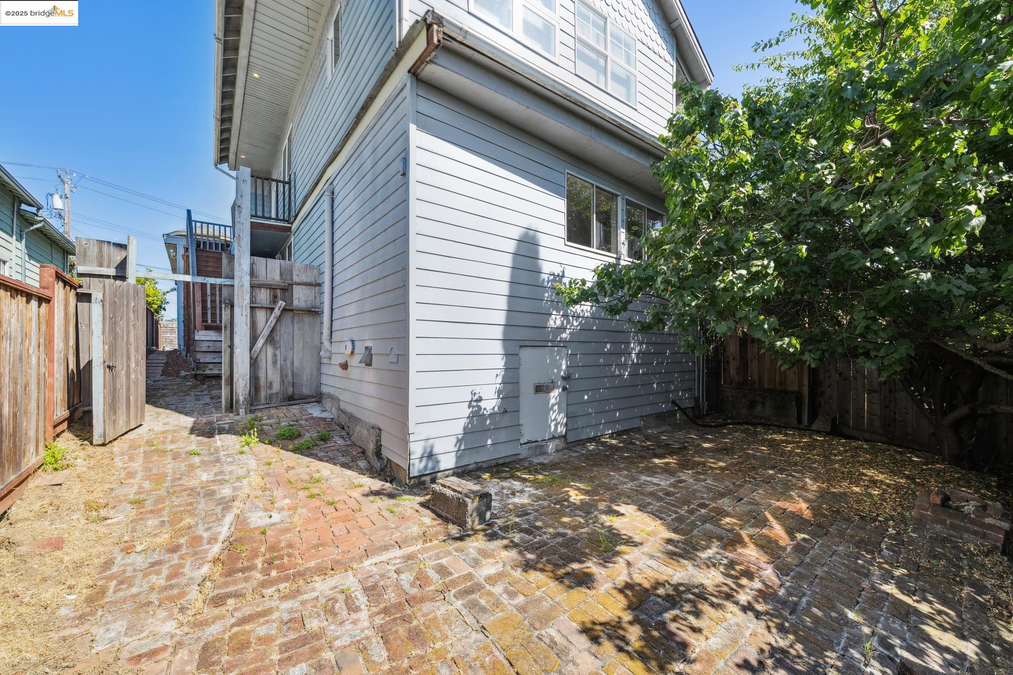 Detail Gallery Image 50 of 54 For 3427 Laguna Ave, Oakland,  CA 94602 - 4 Beds | 3 Baths