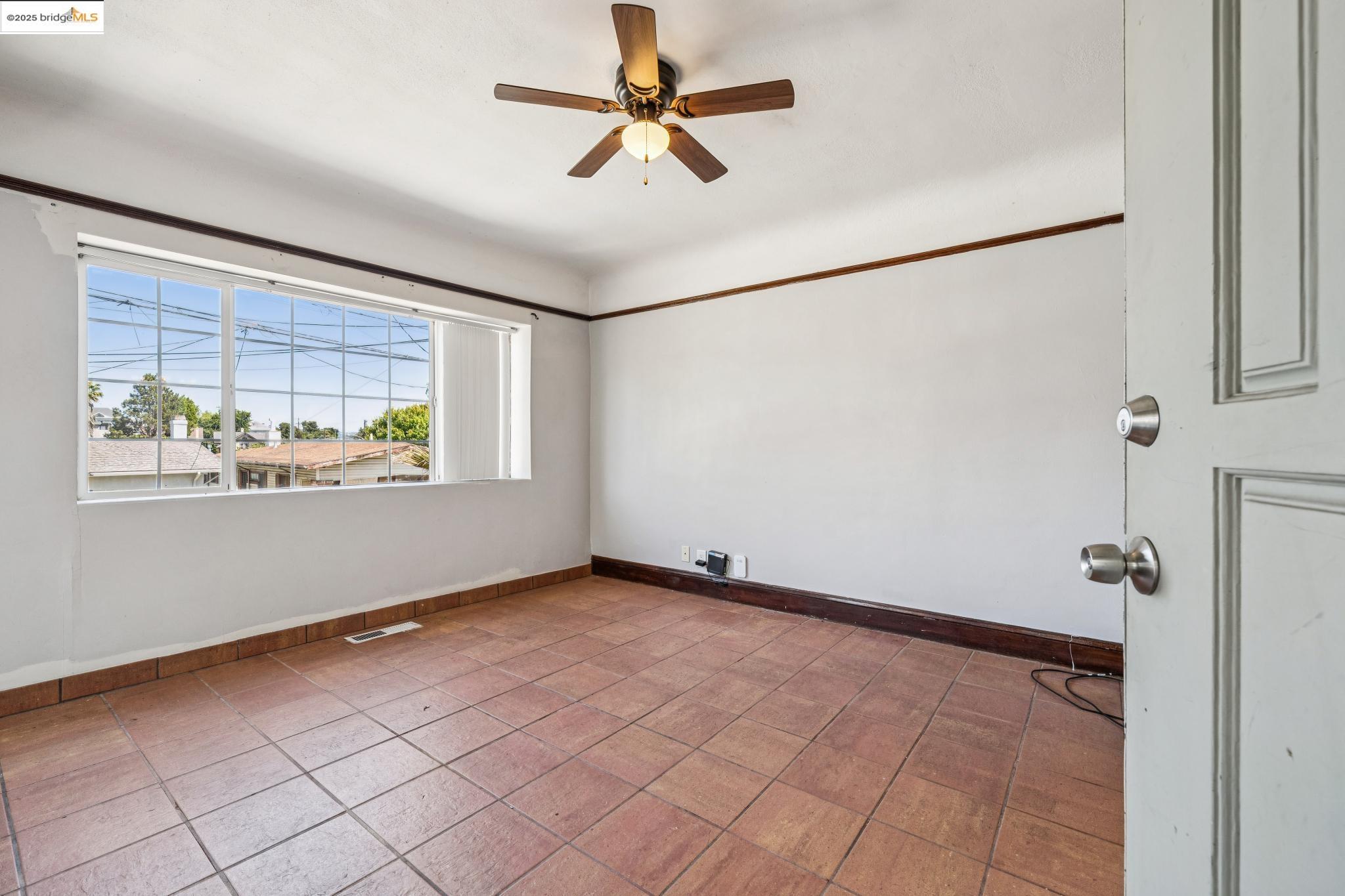 Detail Gallery Image 6 of 54 For 3427 Laguna Ave, Oakland,  CA 94602 - 4 Beds | 3 Baths
