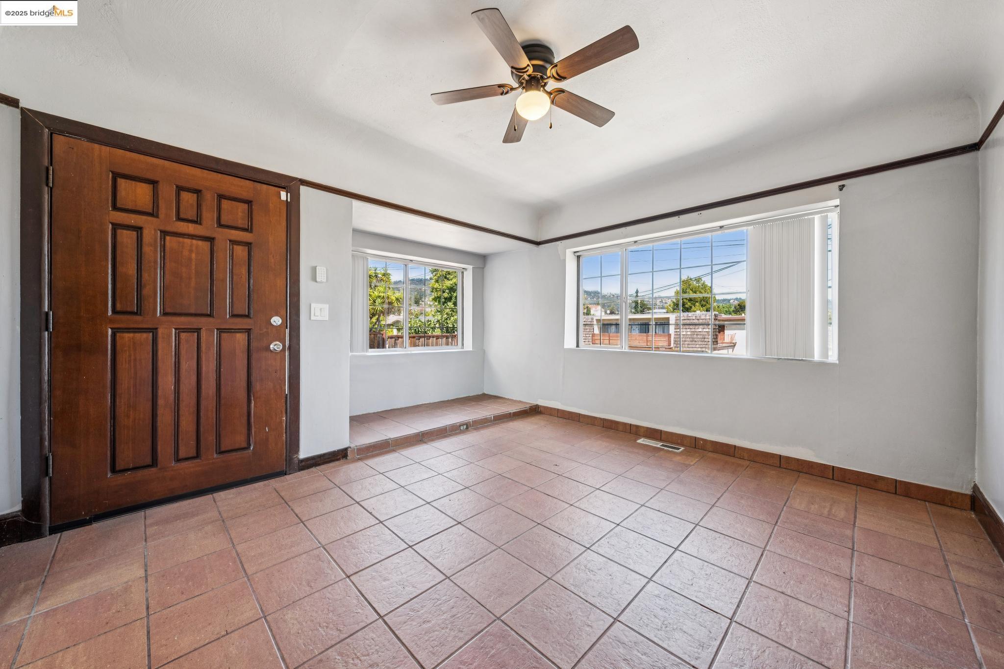 Detail Gallery Image 7 of 54 For 3427 Laguna Ave, Oakland,  CA 94602 - 4 Beds | 3 Baths