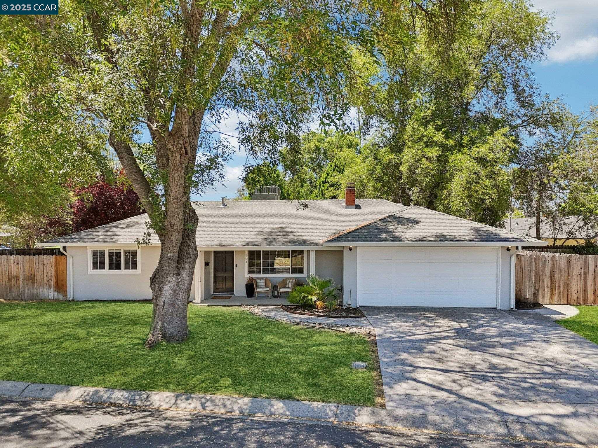 Detail Gallery Image 2 of 28 For 1994 Marta, Pleasant Hill,  CA 94523-3043 - 3 Beds | 1 Baths