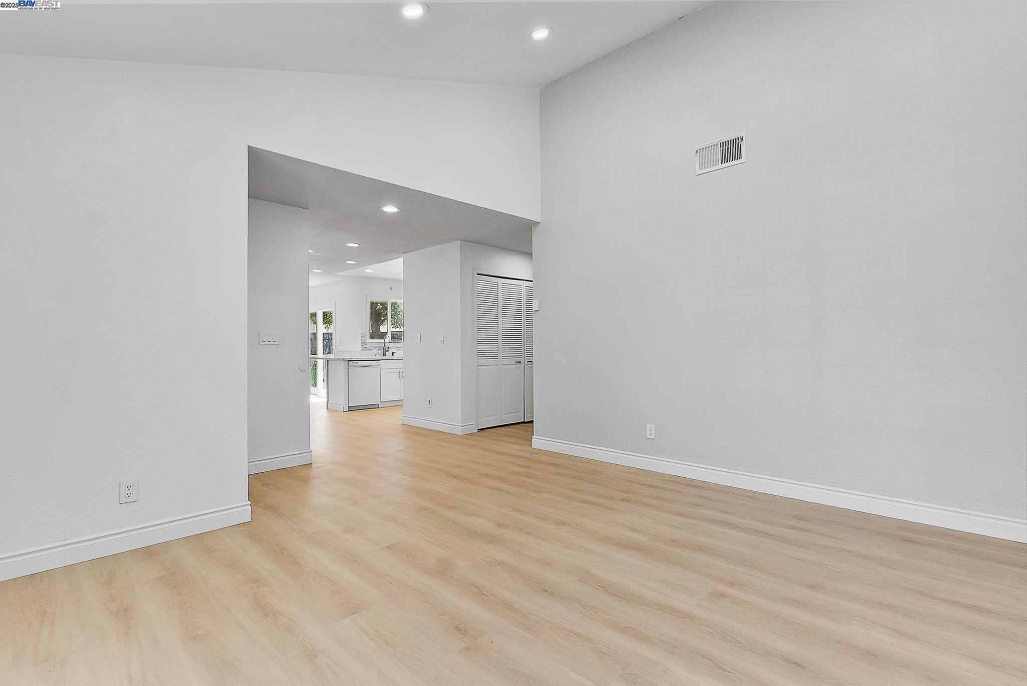 Detail Gallery Image 10 of 33 For 3481 Michael Pl, Bay Point,  CA 94565 - 3 Beds | 2 Baths