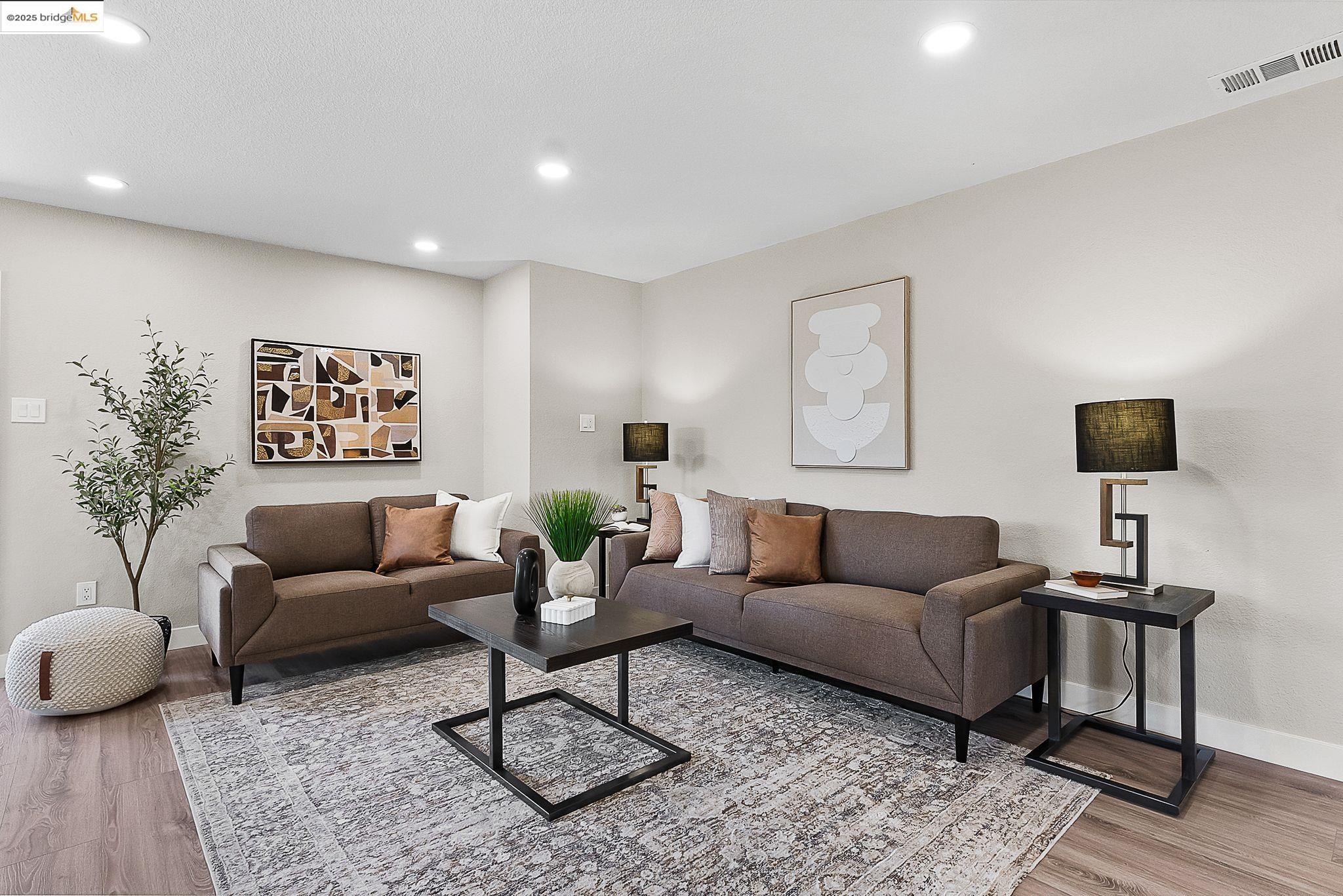 Detail Gallery Image 12 of 50 For 1816 Lynwood Dr, Concord,  CA 94519 - 4 Beds | 2 Baths