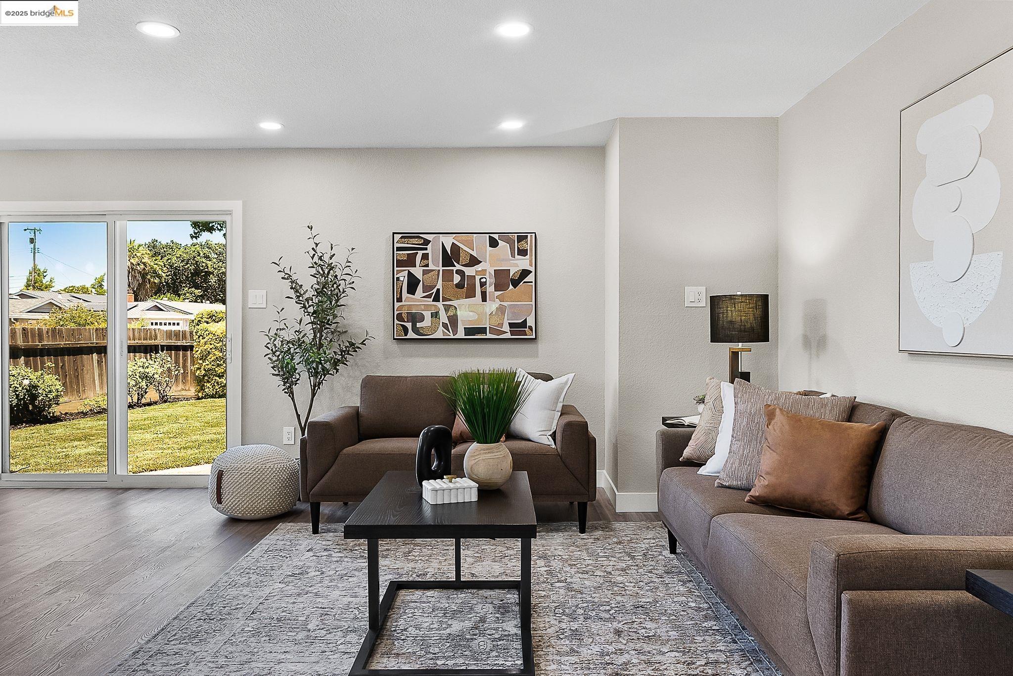Detail Gallery Image 13 of 50 For 1816 Lynwood Dr, Concord,  CA 94519 - 4 Beds | 2 Baths