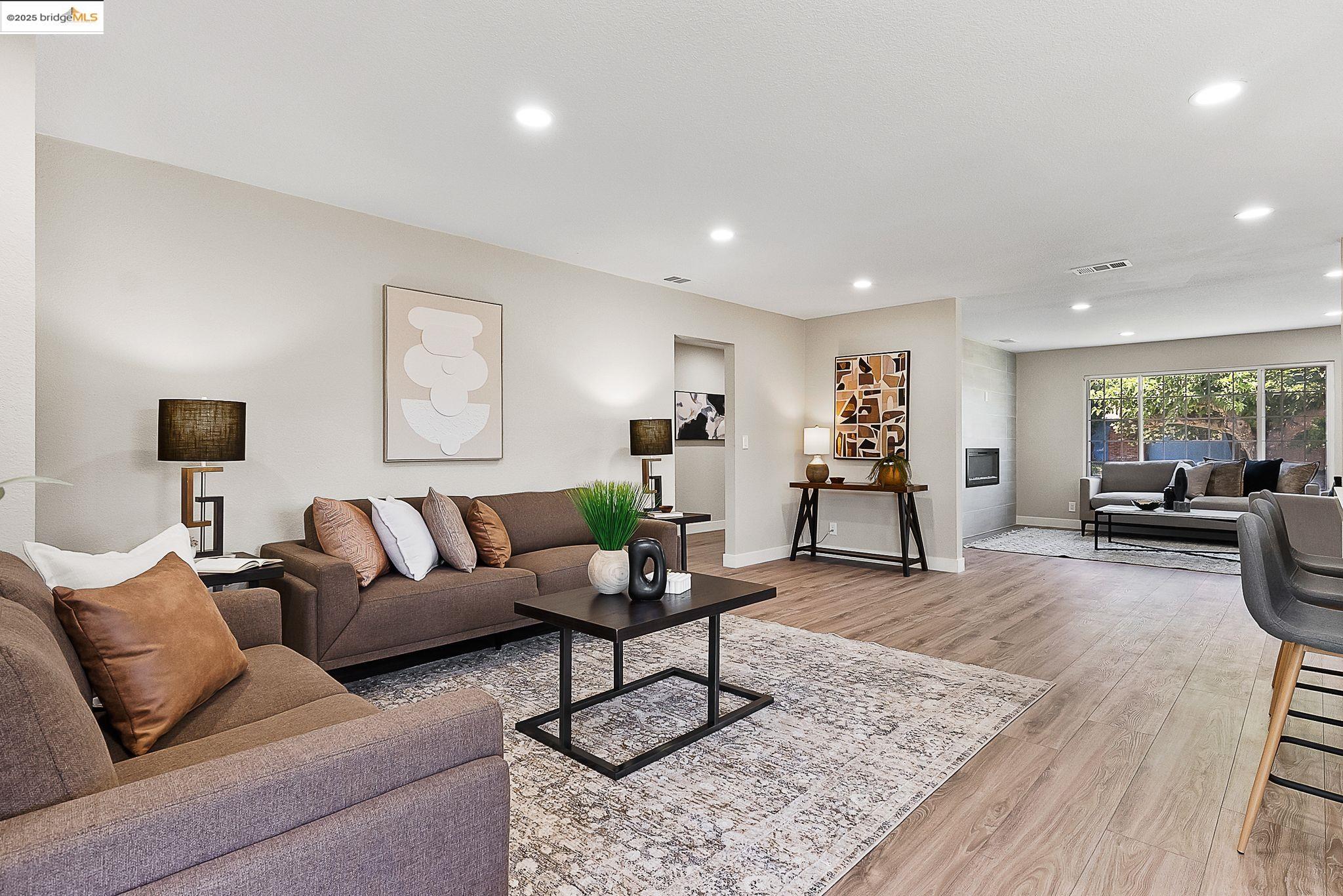 Detail Gallery Image 16 of 50 For 1816 Lynwood Dr, Concord,  CA 94519 - 4 Beds | 2 Baths