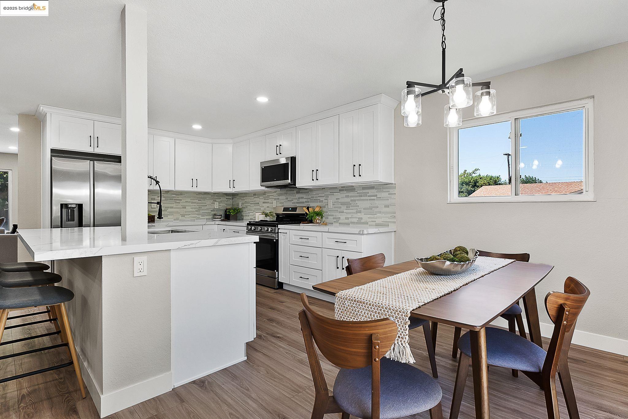 Detail Gallery Image 17 of 50 For 1816 Lynwood Dr, Concord,  CA 94519 - 4 Beds | 2 Baths