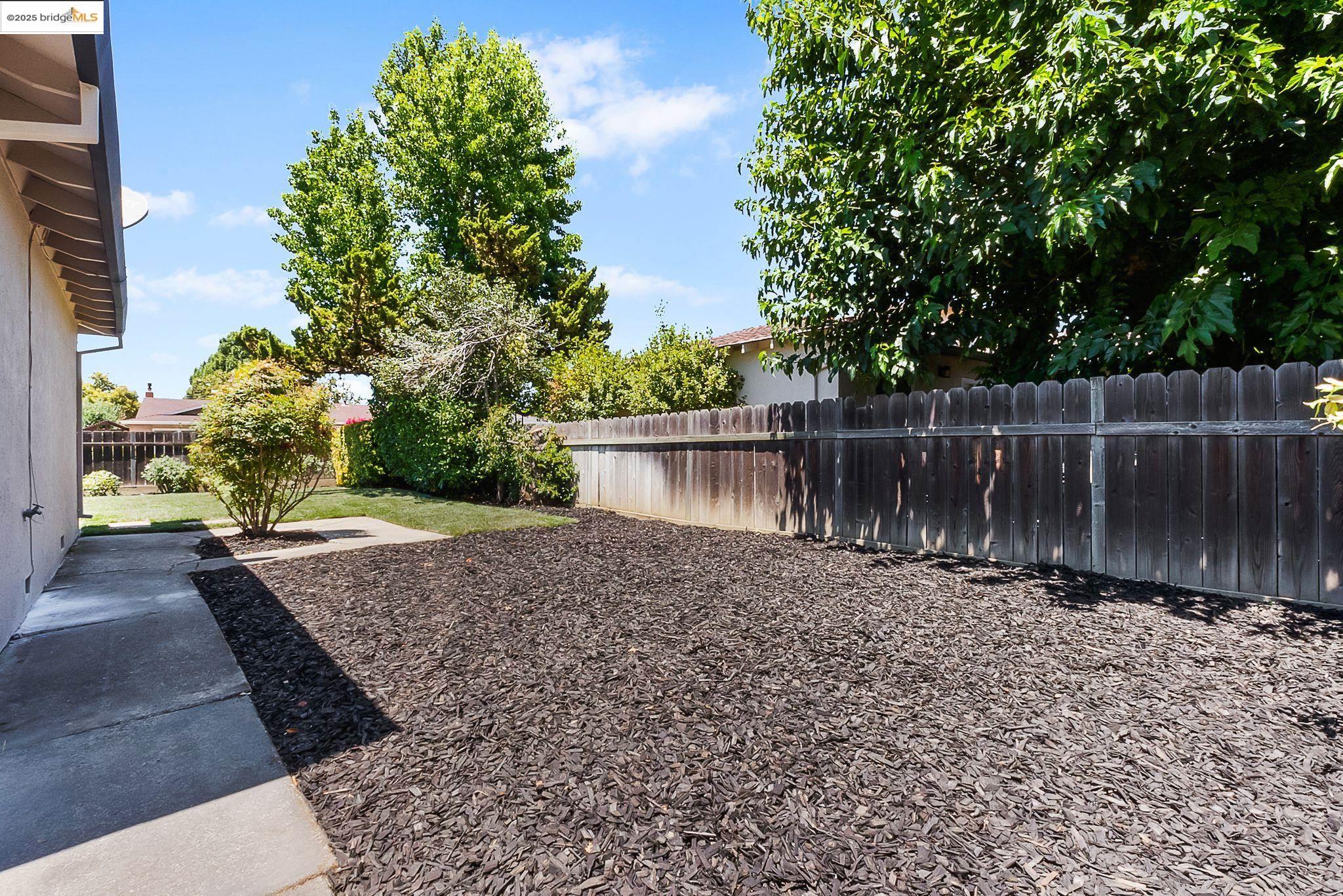 Detail Gallery Image 38 of 50 For 1816 Lynwood Dr, Concord,  CA 94519 - 4 Beds | 2 Baths