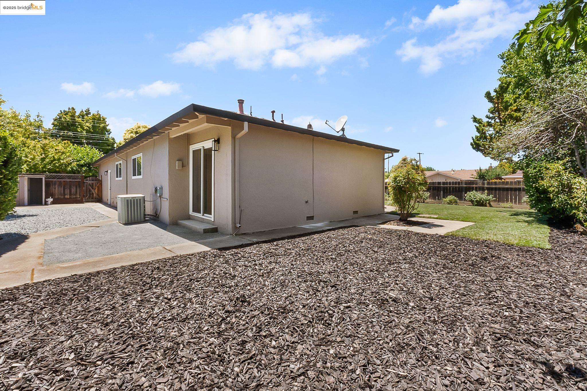 Detail Gallery Image 39 of 50 For 1816 Lynwood Dr, Concord,  CA 94519 - 4 Beds | 2 Baths