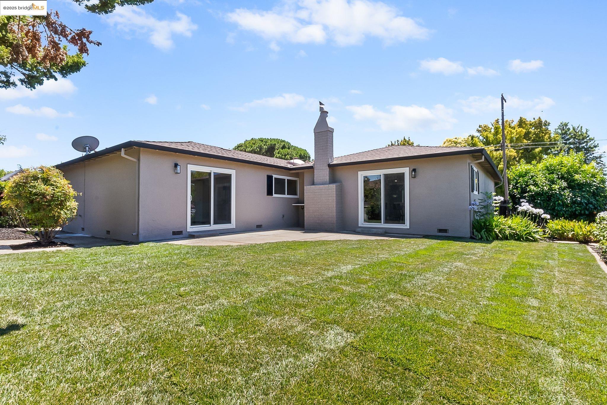 Detail Gallery Image 43 of 50 For 1816 Lynwood Dr, Concord,  CA 94519 - 4 Beds | 2 Baths