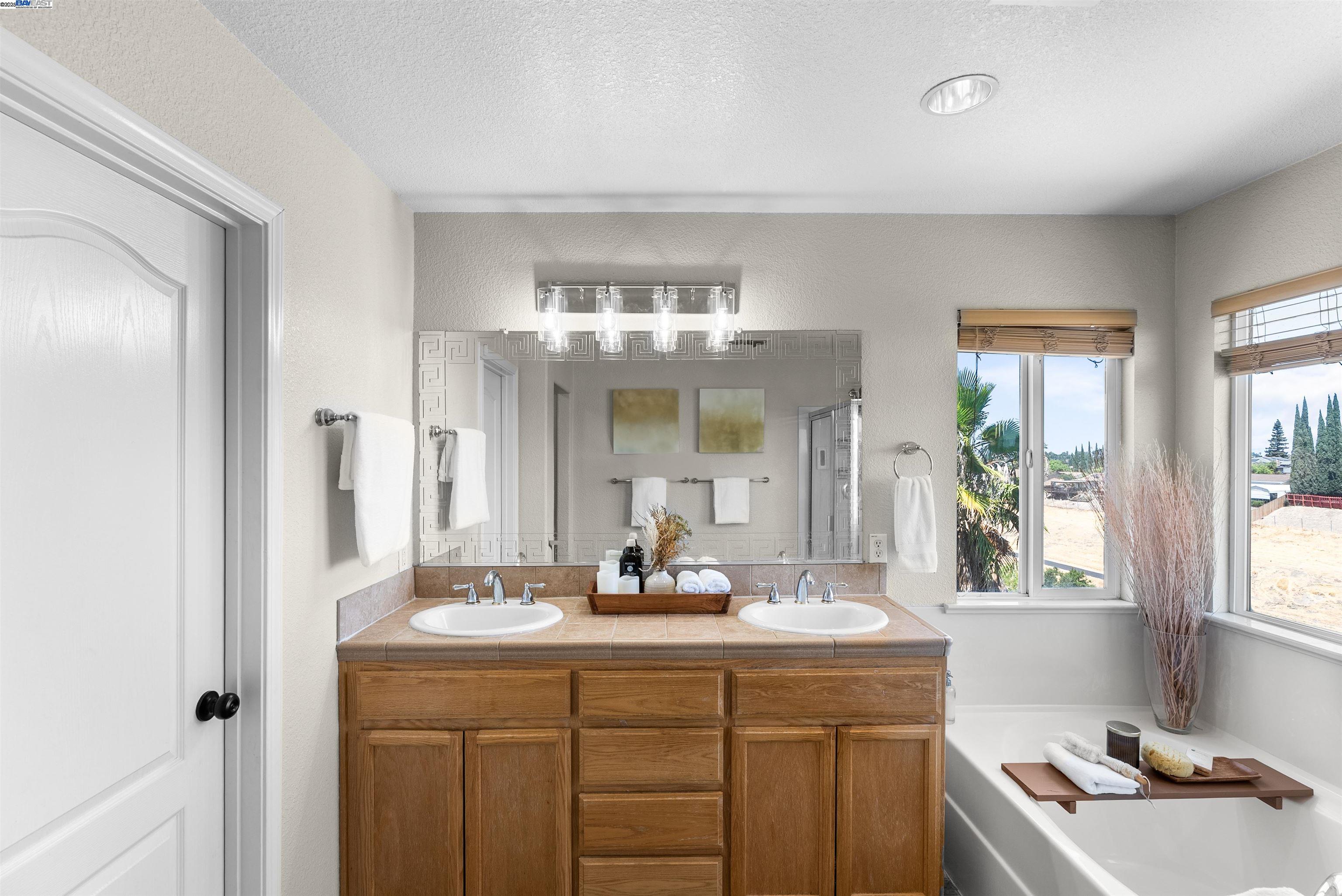 Detail Gallery Image 33 of 49 For 2005 Carpinteria Dr, Antioch,  CA 94509 - 4 Beds | 3 Baths