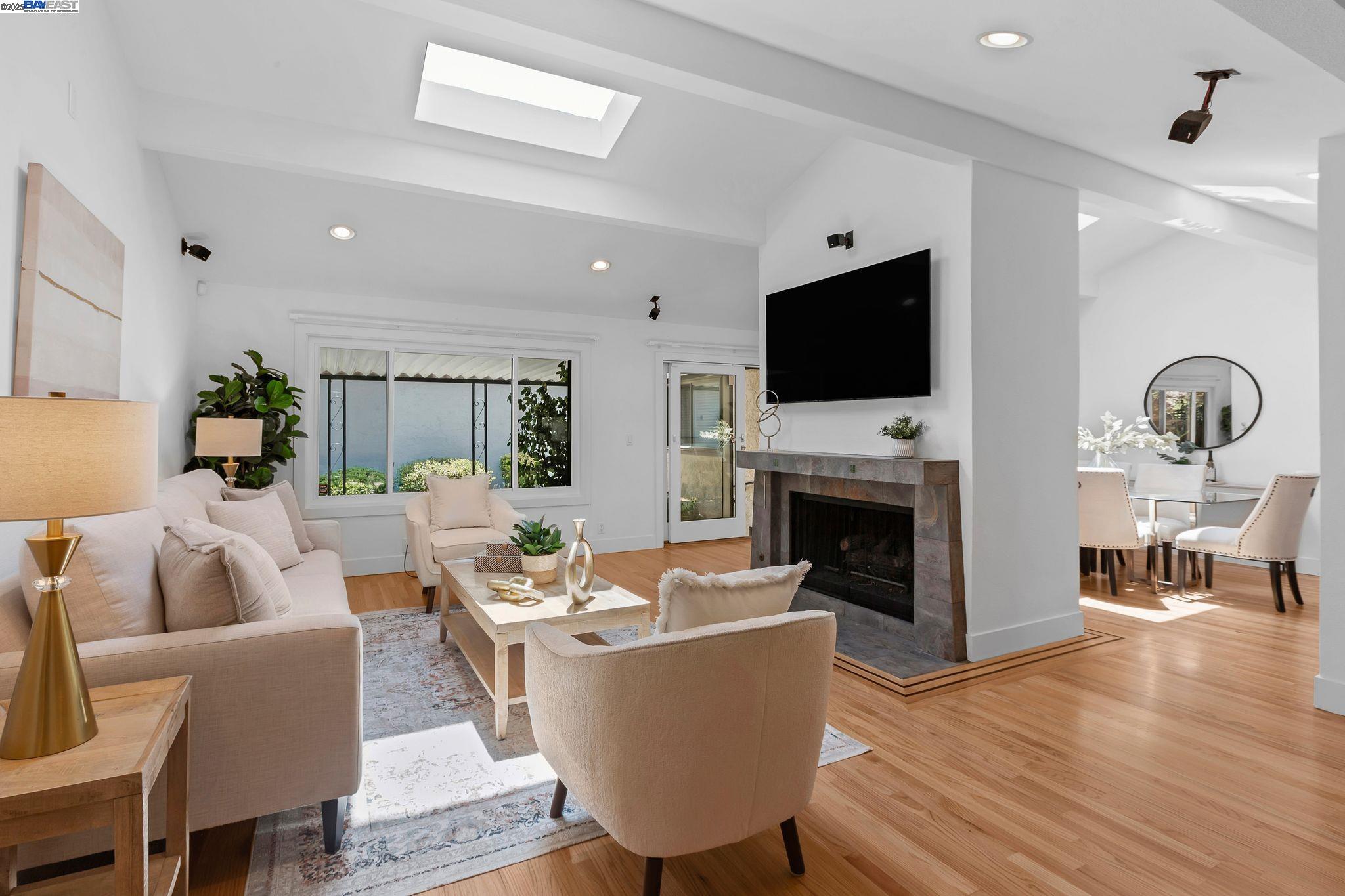 Detail Gallery Image 6 of 15 For 812 Luz Ct, Danville,  CA 94526 - 3 Beds | 2 Baths