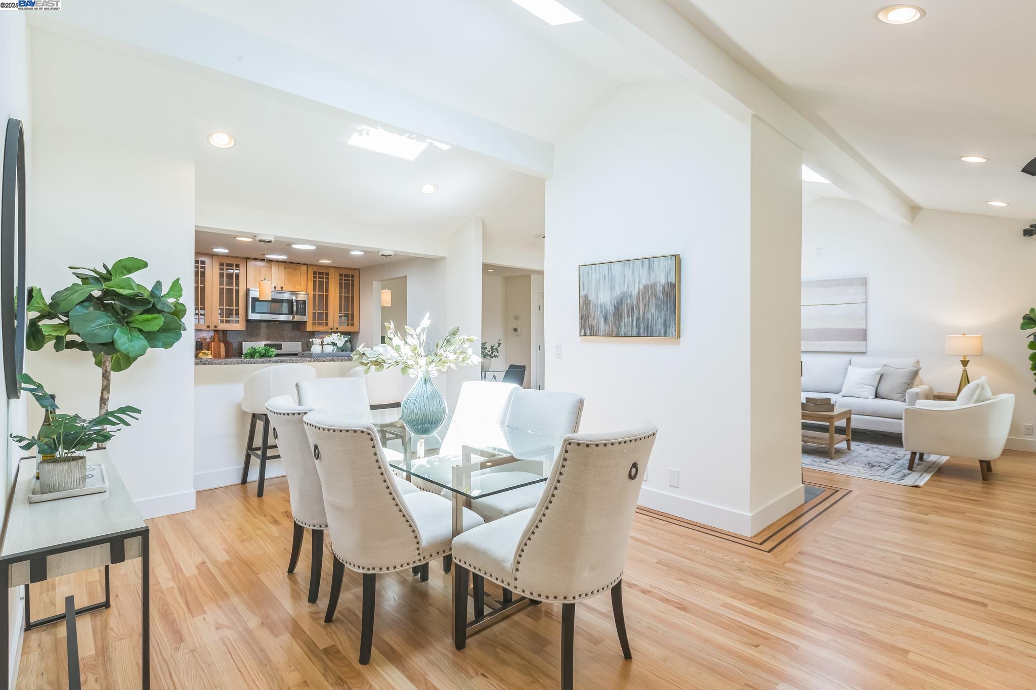 Detail Gallery Image 8 of 15 For 812 Luz Ct, Danville,  CA 94526 - 3 Beds | 2 Baths