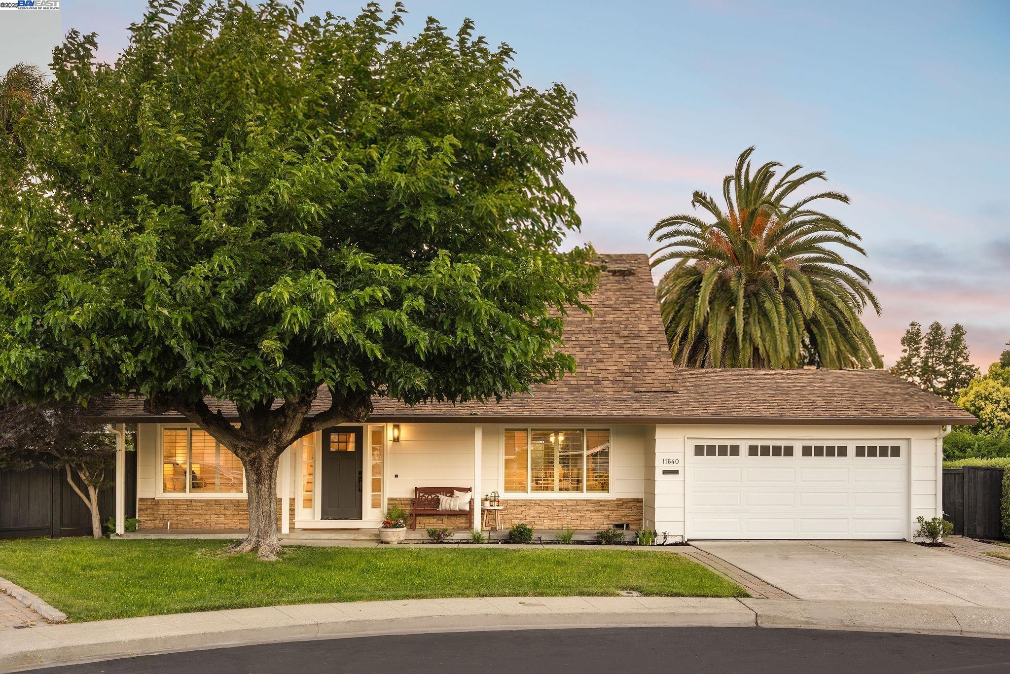 Detail Gallery Image 2 of 43 For 11640 Luna Ct, Dublin,  CA 94568 - 5 Beds | 2/1 Baths