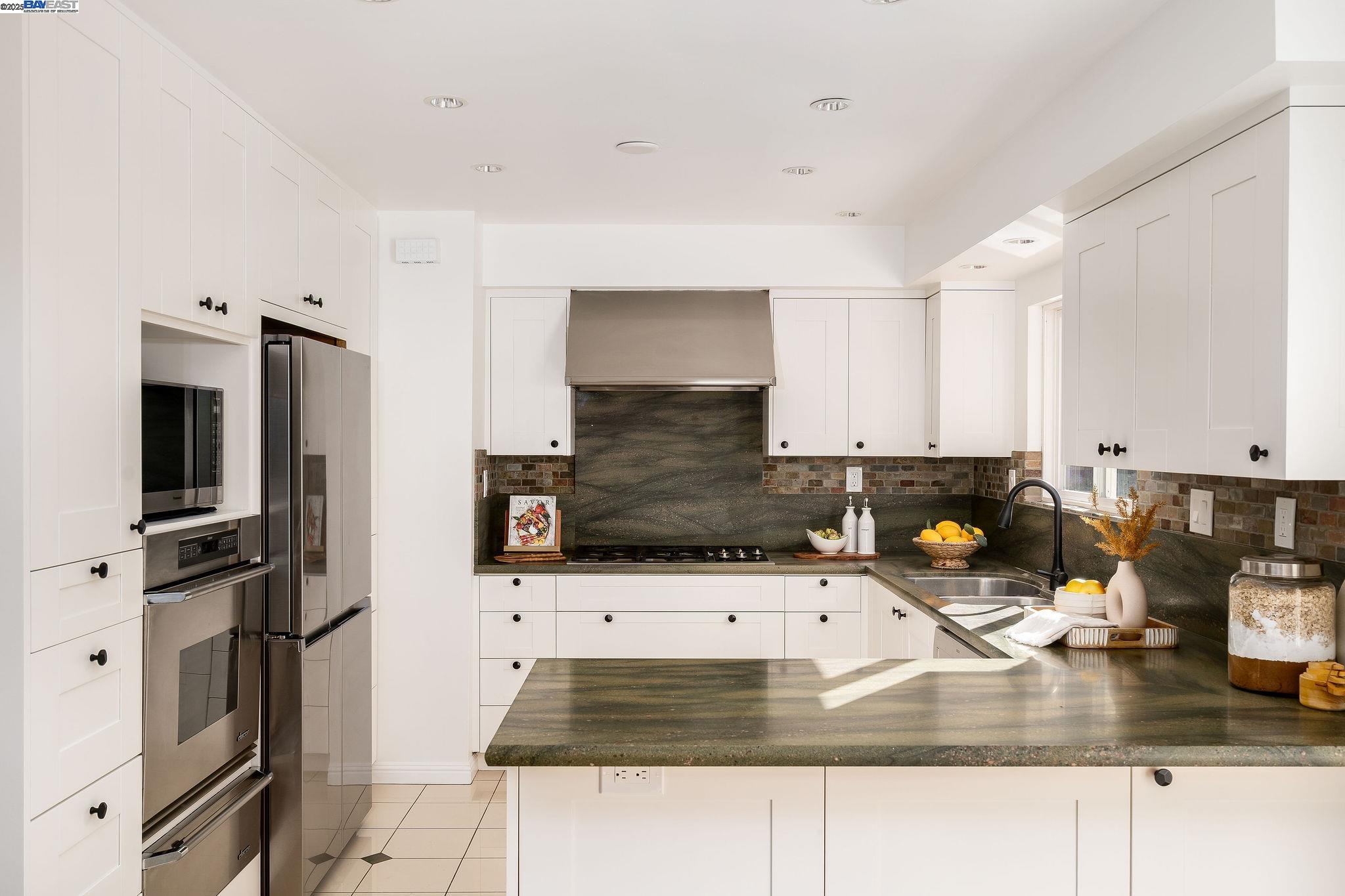 Detail Gallery Image 17 of 43 For 11640 Luna Ct, Dublin,  CA 94568 - 5 Beds | 2/1 Baths