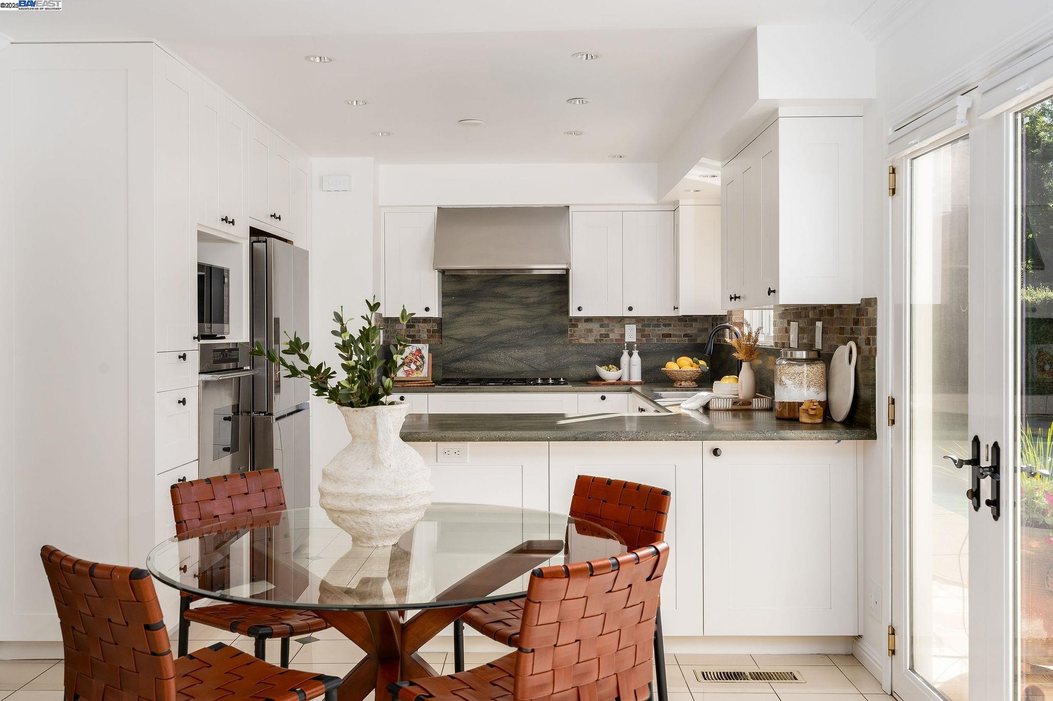 Detail Gallery Image 19 of 43 For 11640 Luna Ct, Dublin,  CA 94568 - 5 Beds | 2/1 Baths