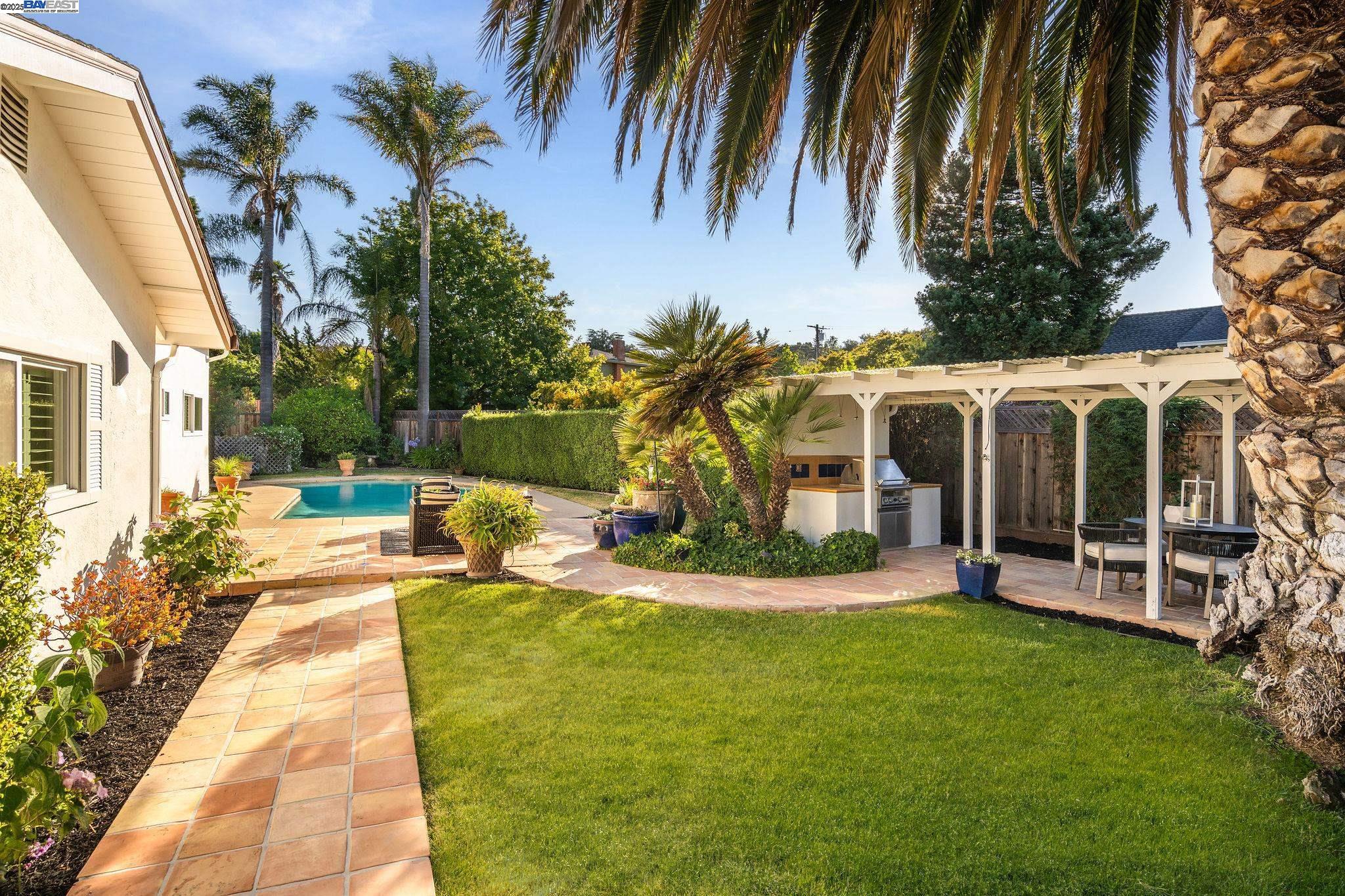 Detail Gallery Image 38 of 43 For 11640 Luna Ct, Dublin,  CA 94568 - 5 Beds | 2/1 Baths