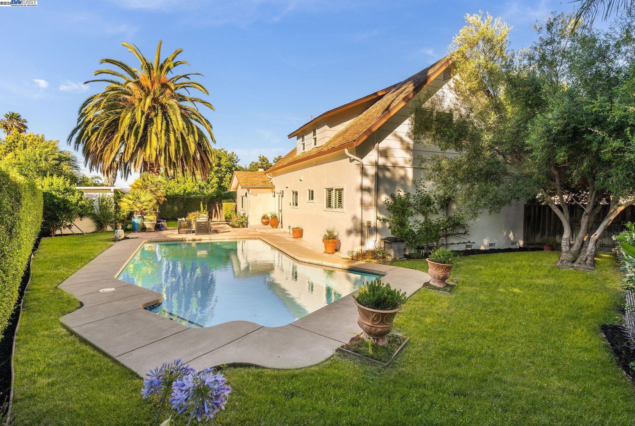 Detail Gallery Image 40 of 43 For 11640 Luna Ct, Dublin,  CA 94568 - 5 Beds | 2/1 Baths