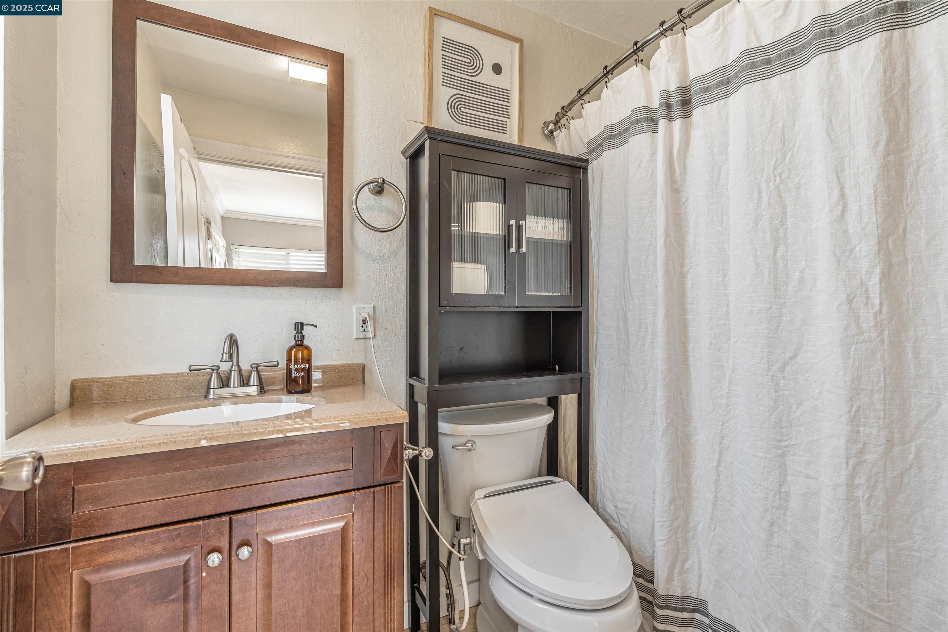 Detail Gallery Image 20 of 55 For 2230 Pomona Ave, Martinez,  CA 94553 - 5 Beds | 3 Baths