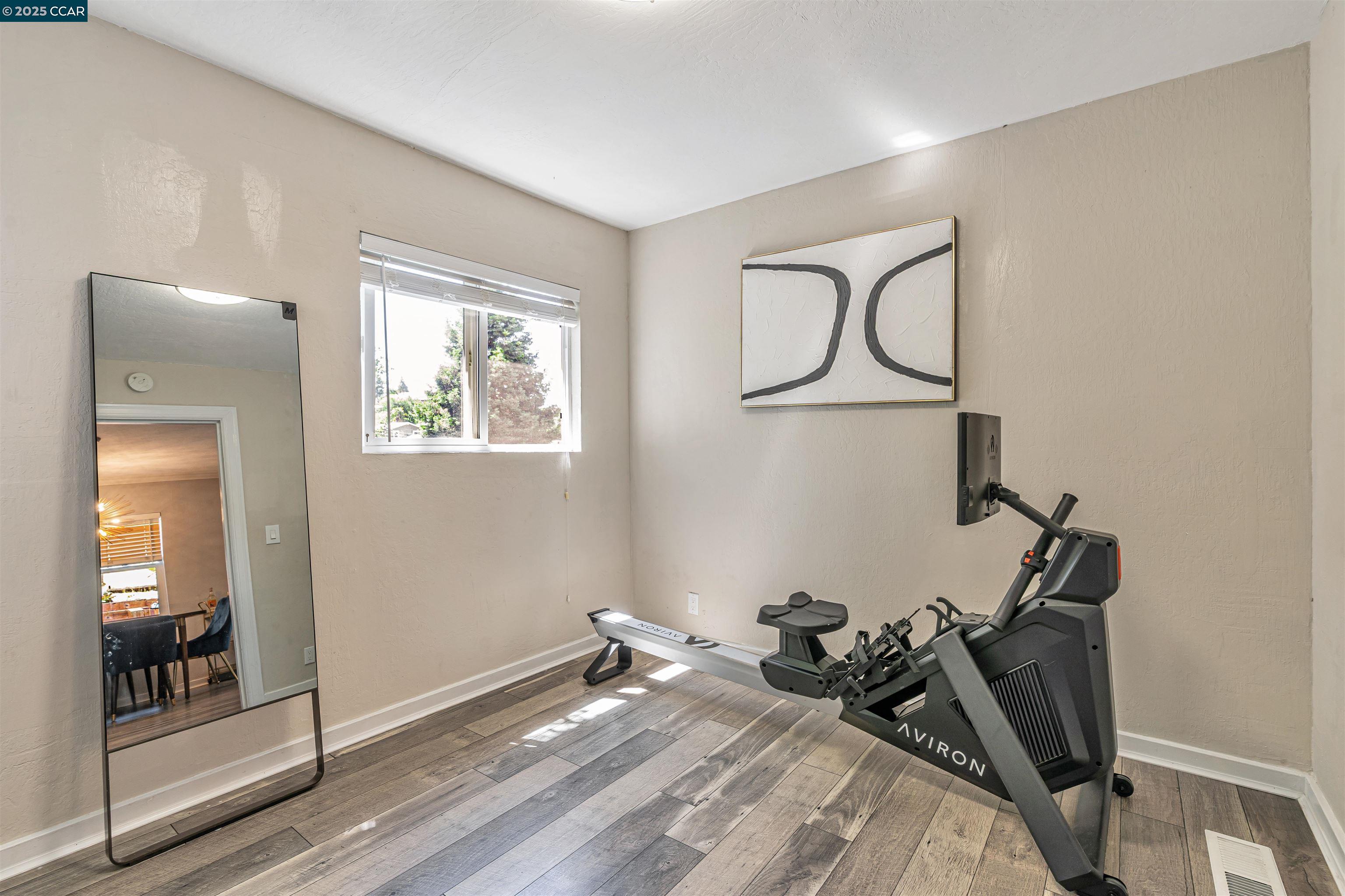 Detail Gallery Image 25 of 55 For 2230 Pomona Ave, Martinez,  CA 94553 - 5 Beds | 3 Baths