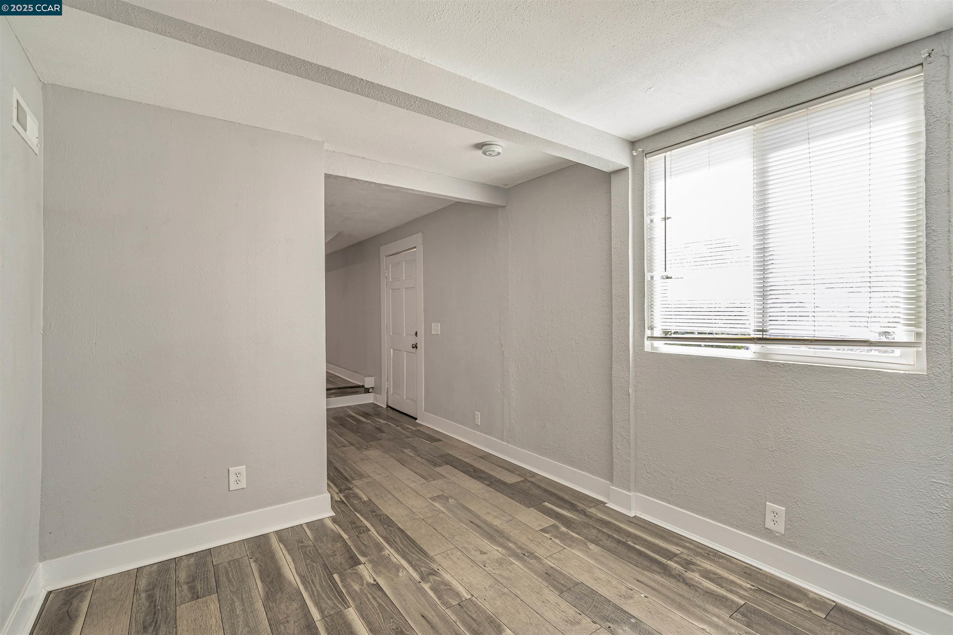 Detail Gallery Image 33 of 55 For 2230 Pomona Ave, Martinez,  CA 94553 - 5 Beds | 3 Baths