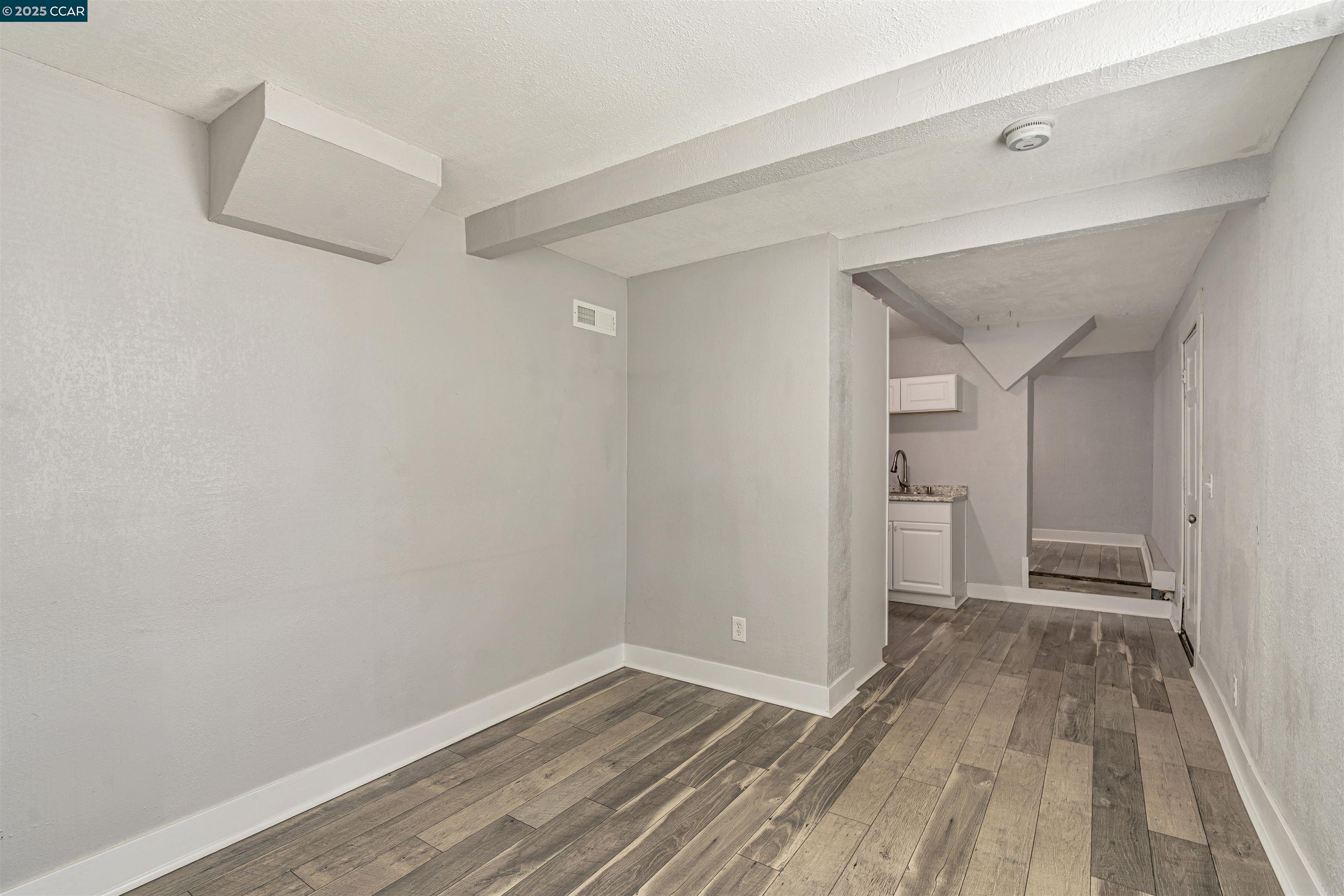 Detail Gallery Image 34 of 55 For 2230 Pomona Ave, Martinez,  CA 94553 - 5 Beds | 3 Baths