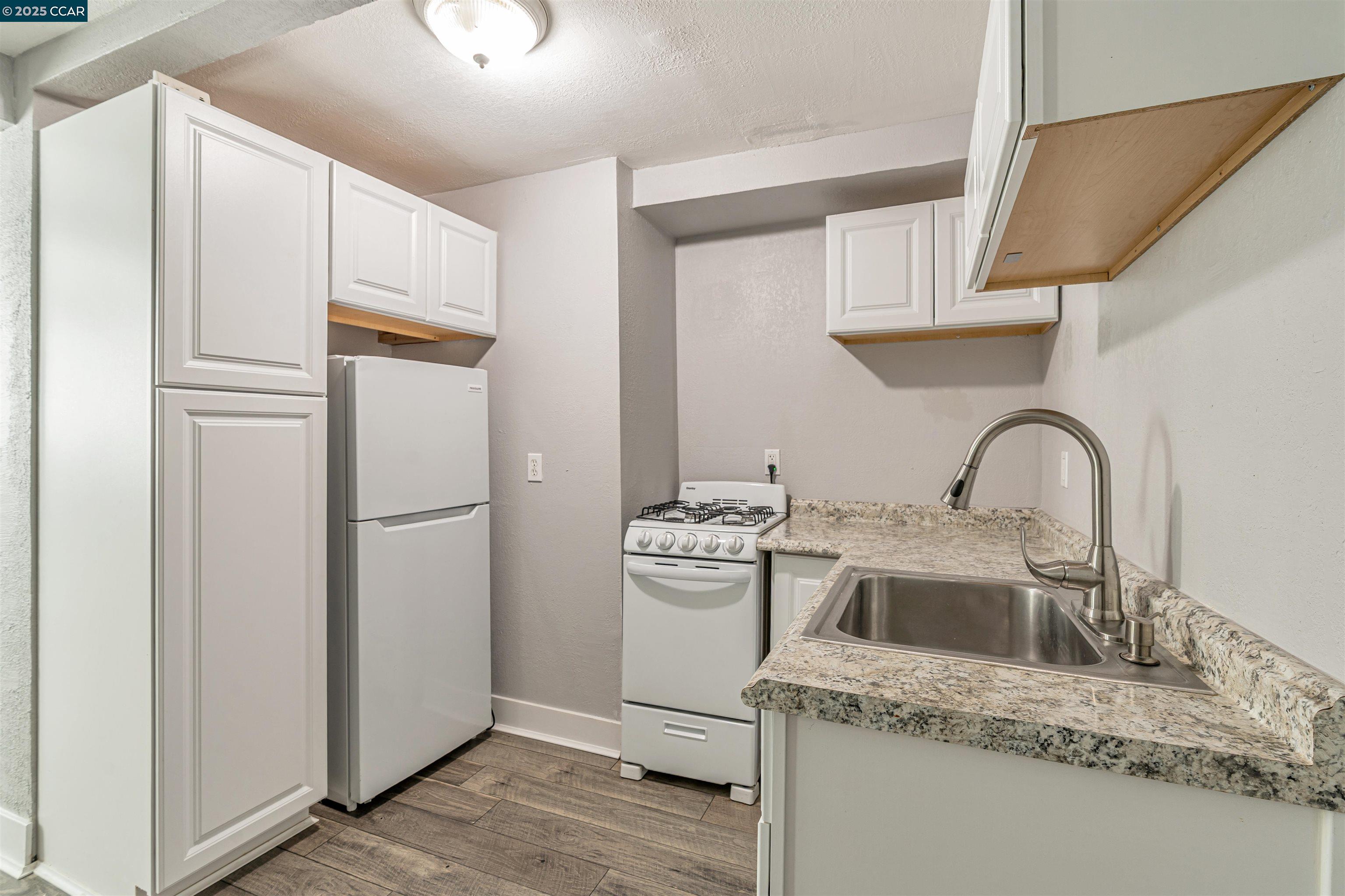 Detail Gallery Image 36 of 55 For 2230 Pomona Ave, Martinez,  CA 94553 - 5 Beds | 3 Baths